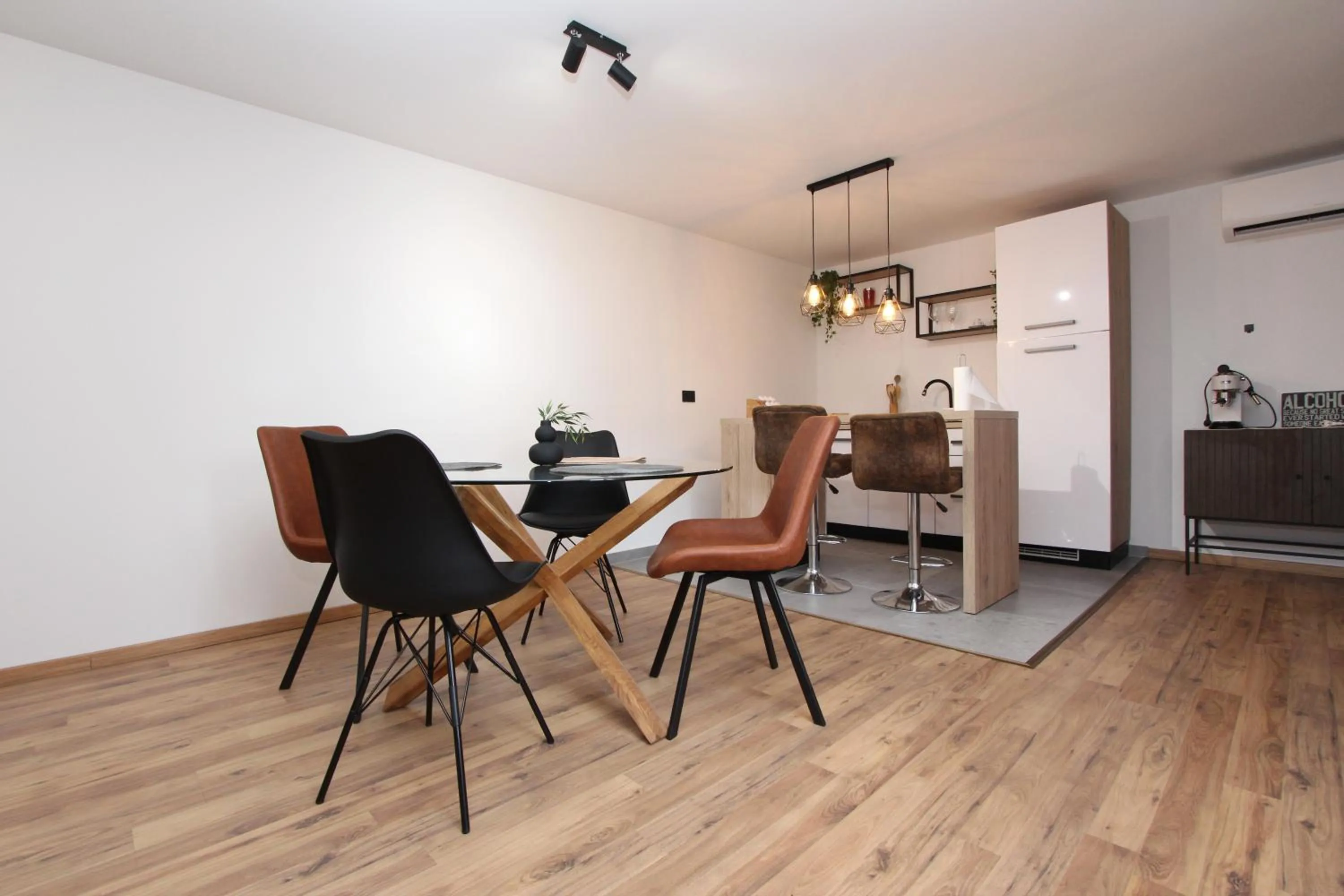 Apartments Eni