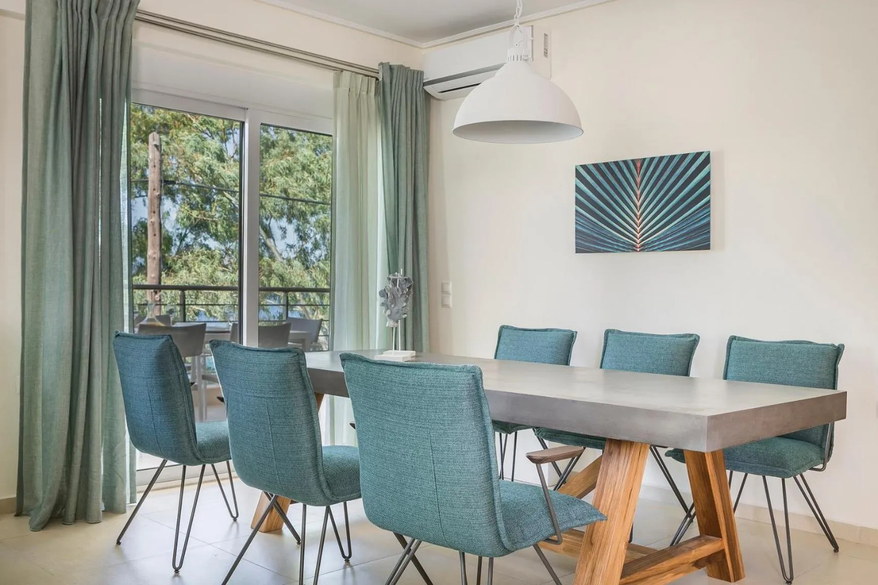 Meliti Waterfront Suites