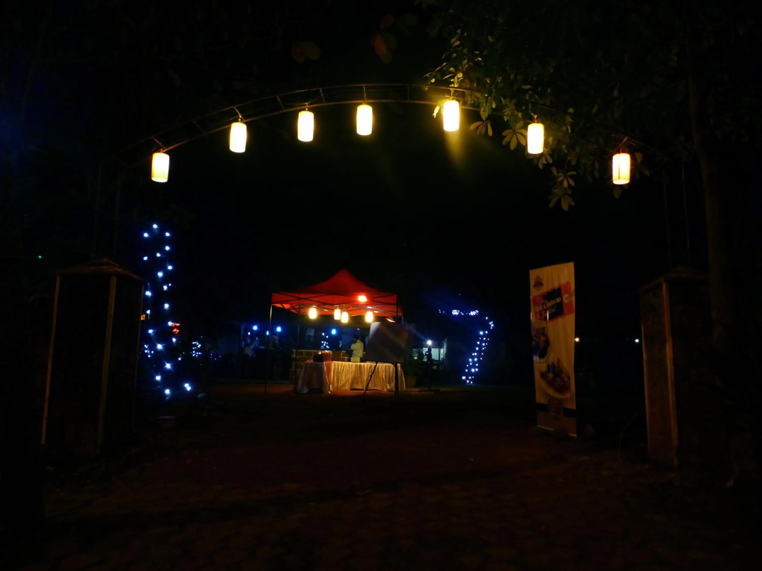 BBQ facilities in Hotel Highway Garden