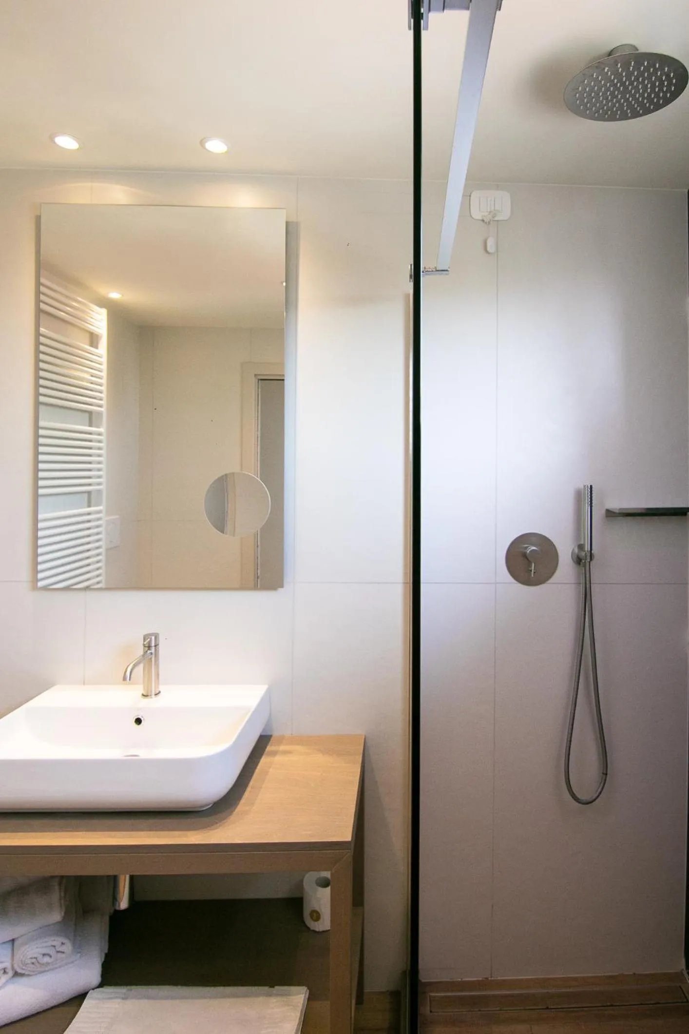 Shower in Hotel Hollywood