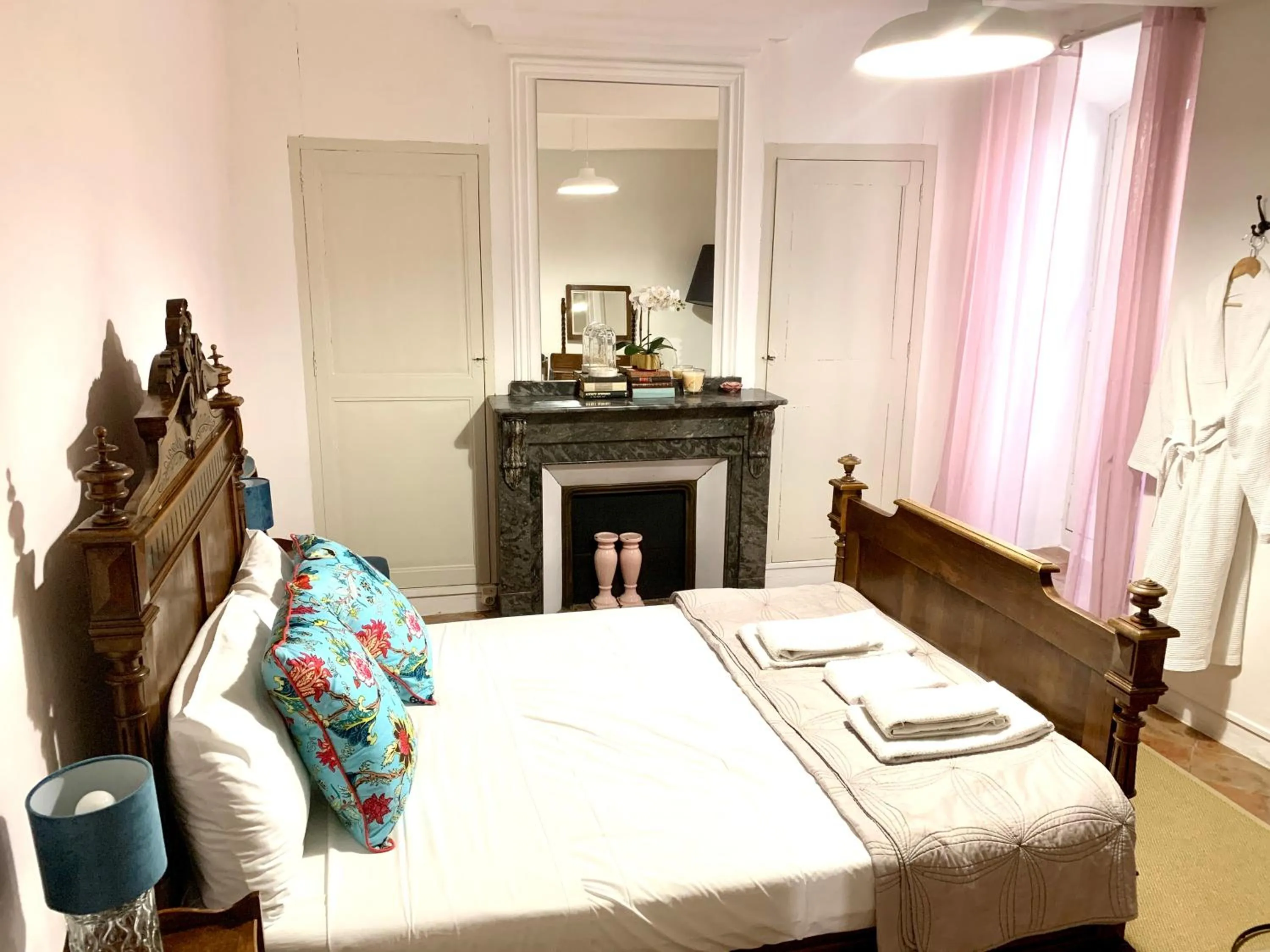 Double Room with Private External Bathroom in L'Ancienne Boulangerie