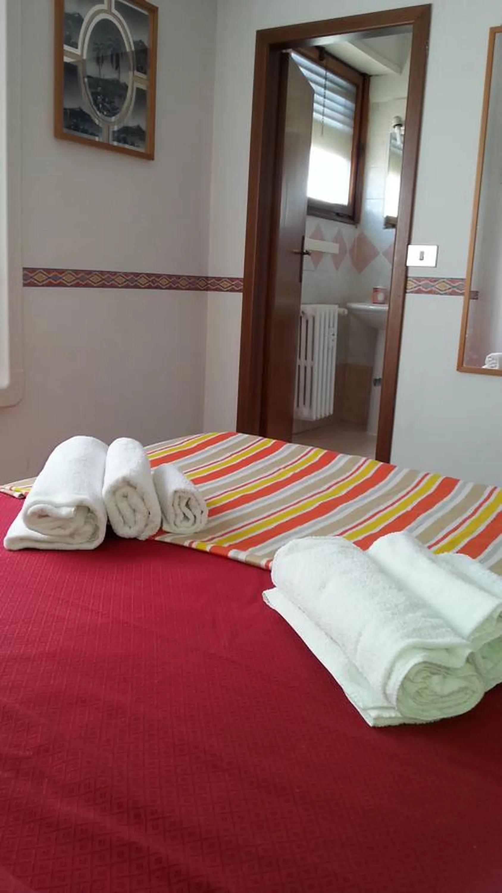 Photo of the whole room, Bed in B&B La Cubanina