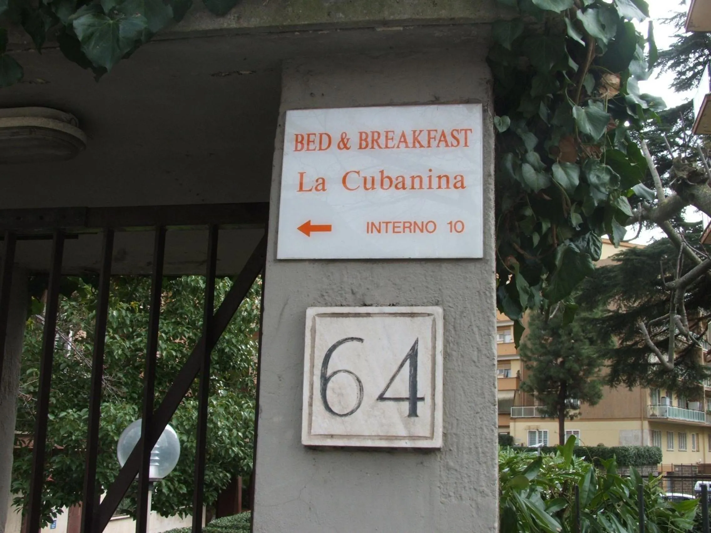 Property logo or sign in B&B La Cubanina