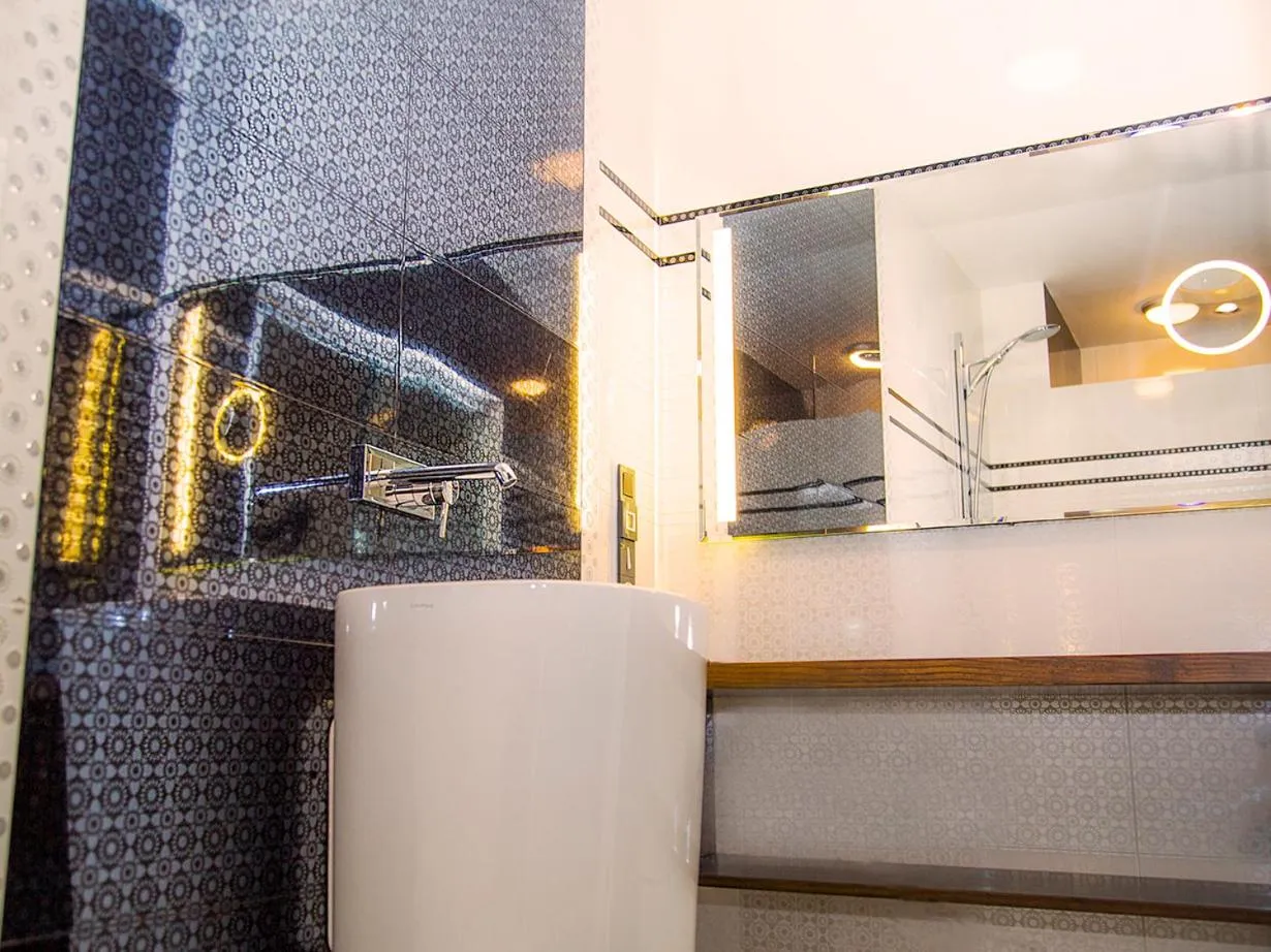 Shower in Boutique Hotel Frieden