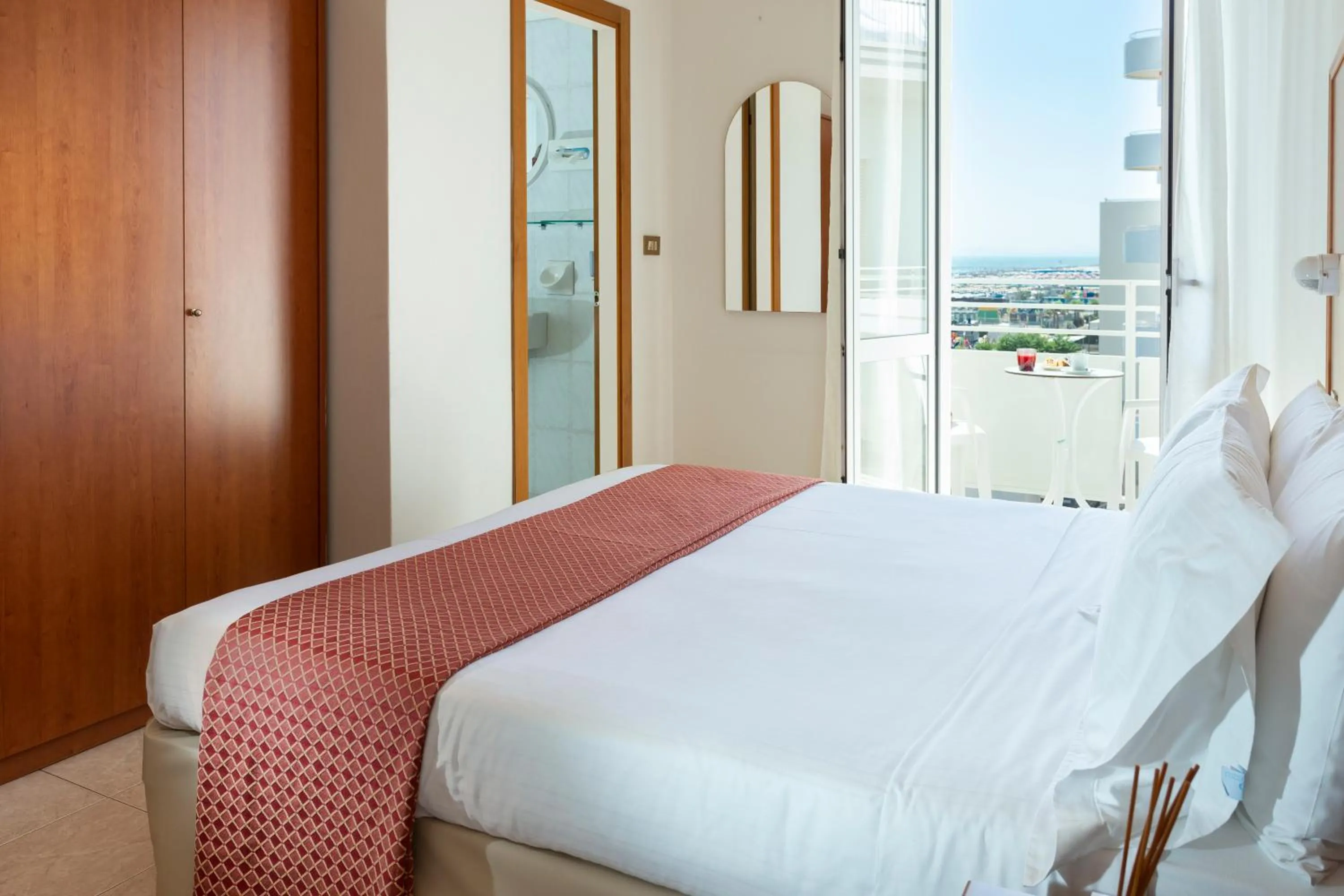 Bedroom, Bed in Hotel Vela d'Oro