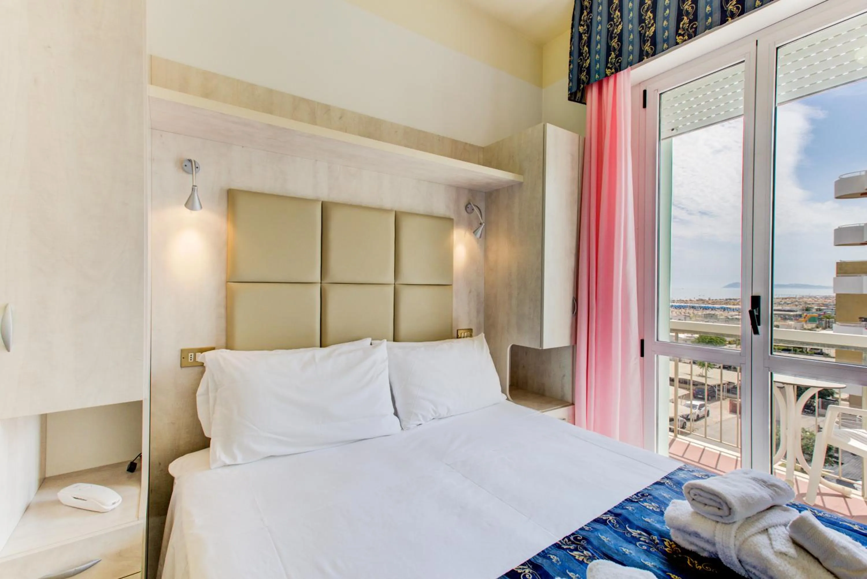 Bed in Hotel Vela d'Oro