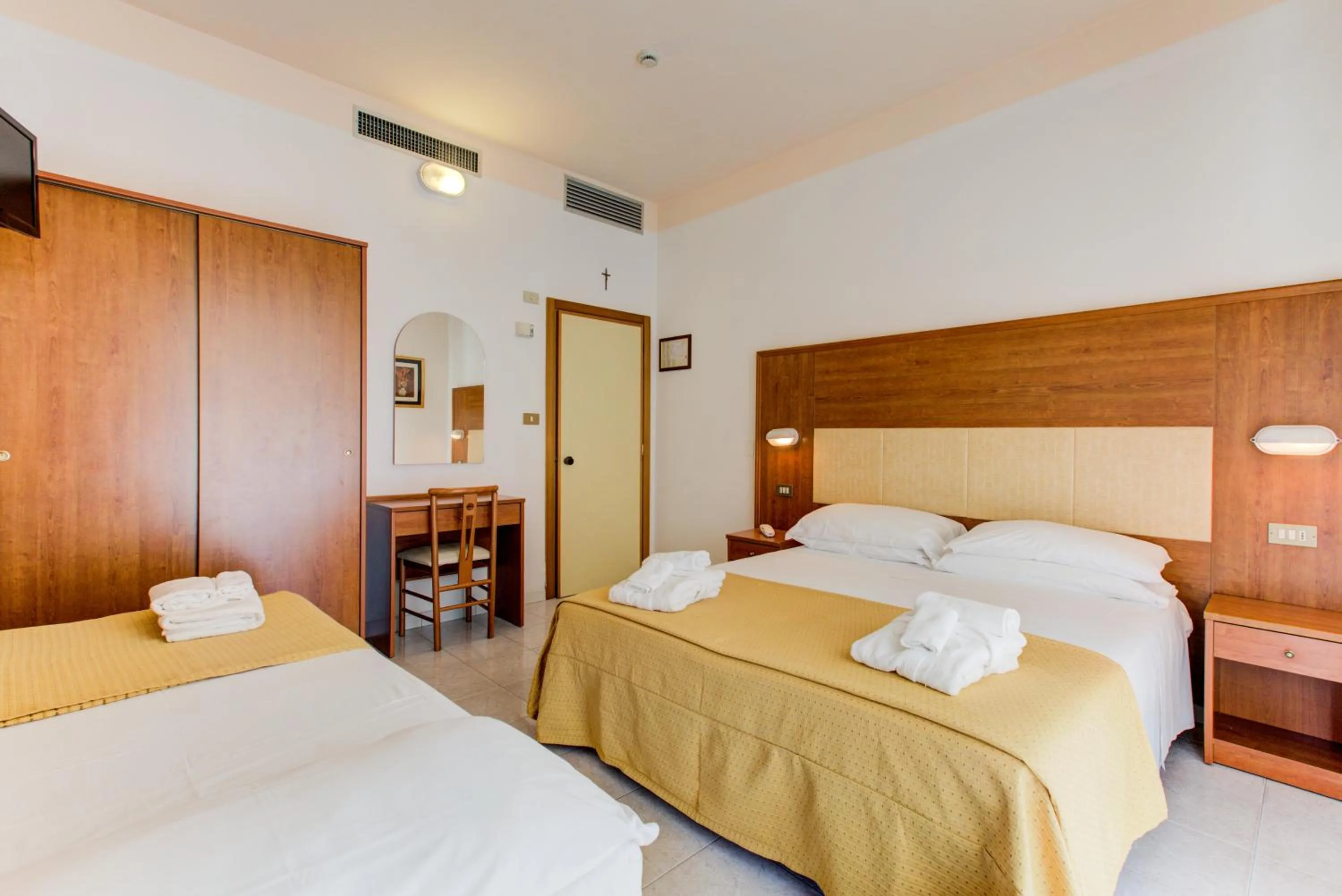 Bed in Hotel Vela d'Oro