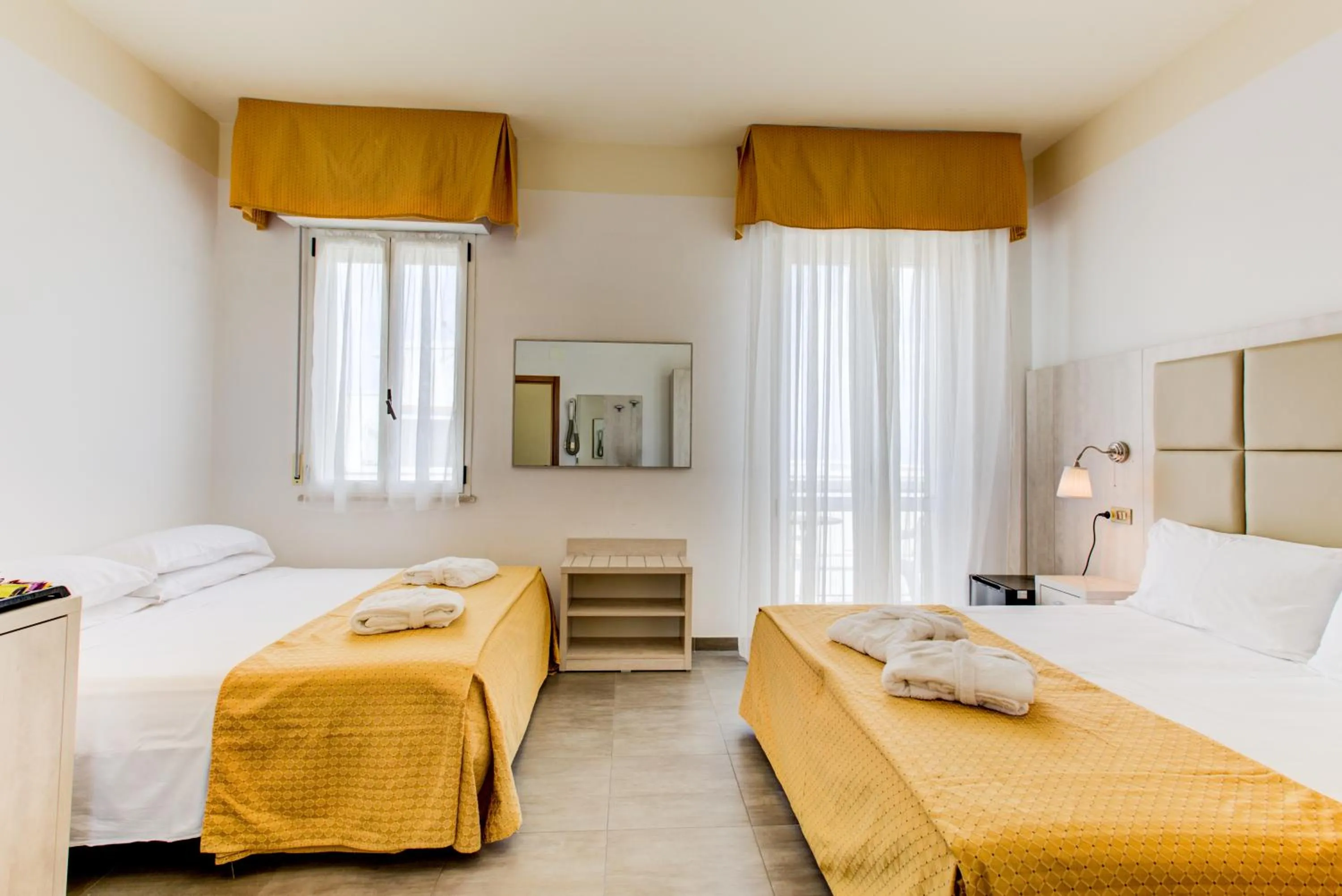 Photo of the whole room, Bed in Hotel Vela d'Oro