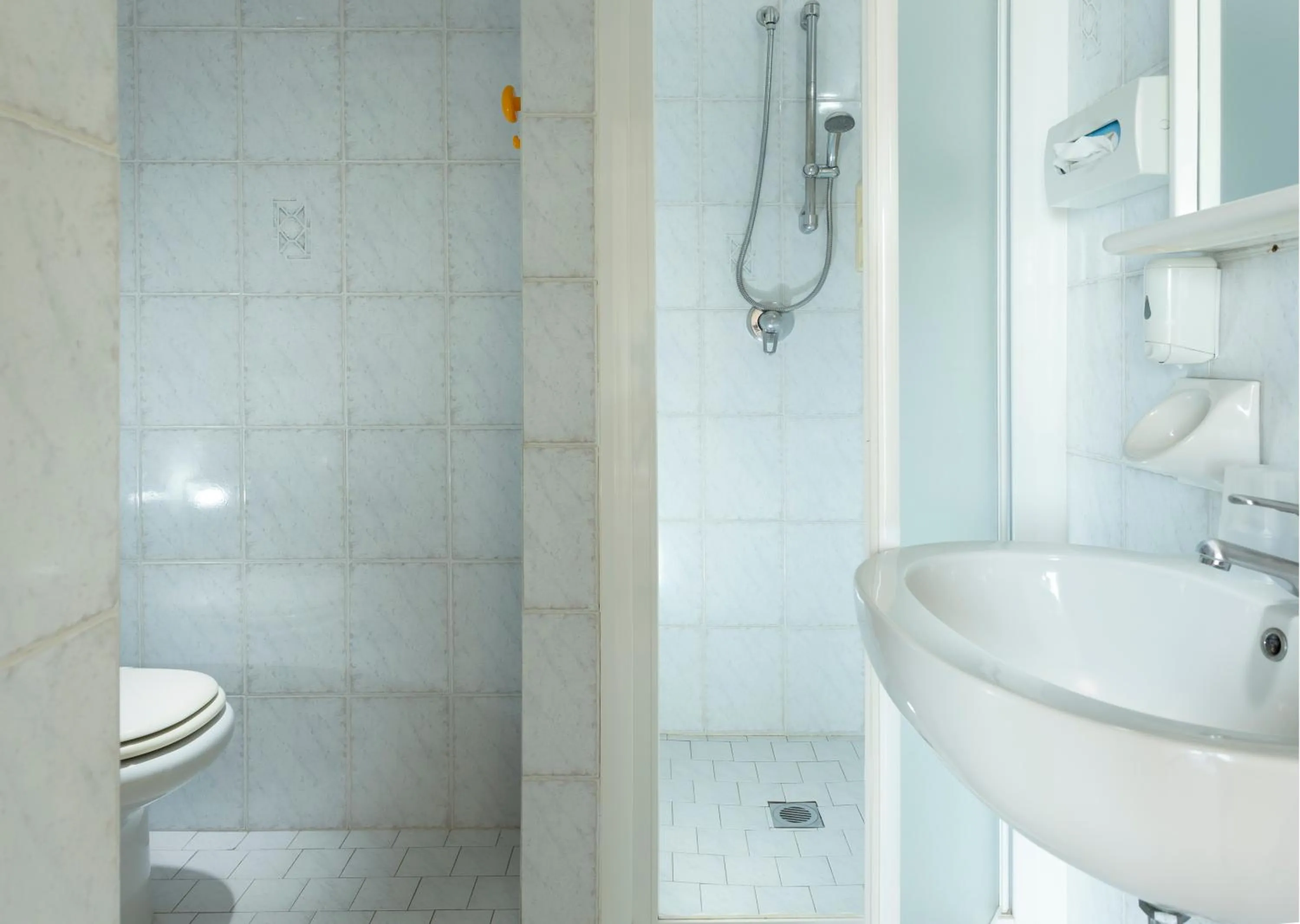 Toilet in Hotel Vela d'Oro