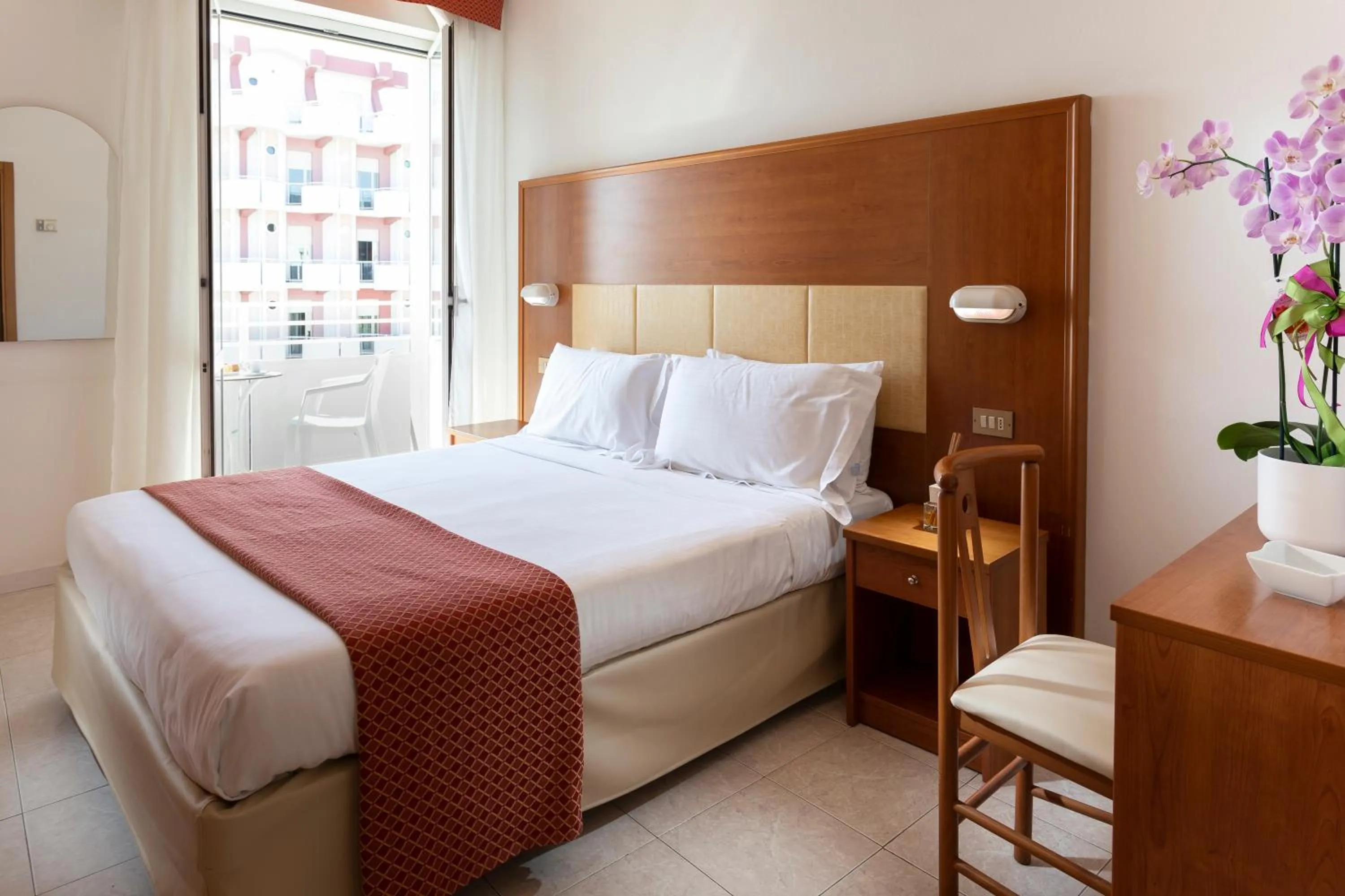 Bedroom, Bed in Hotel Vela d'Oro