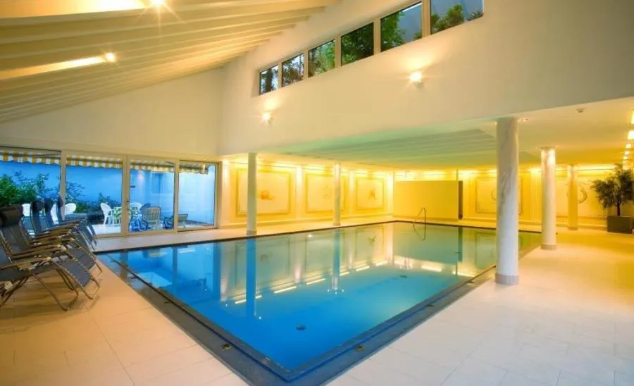 Swimming pool in Kröllnerhof