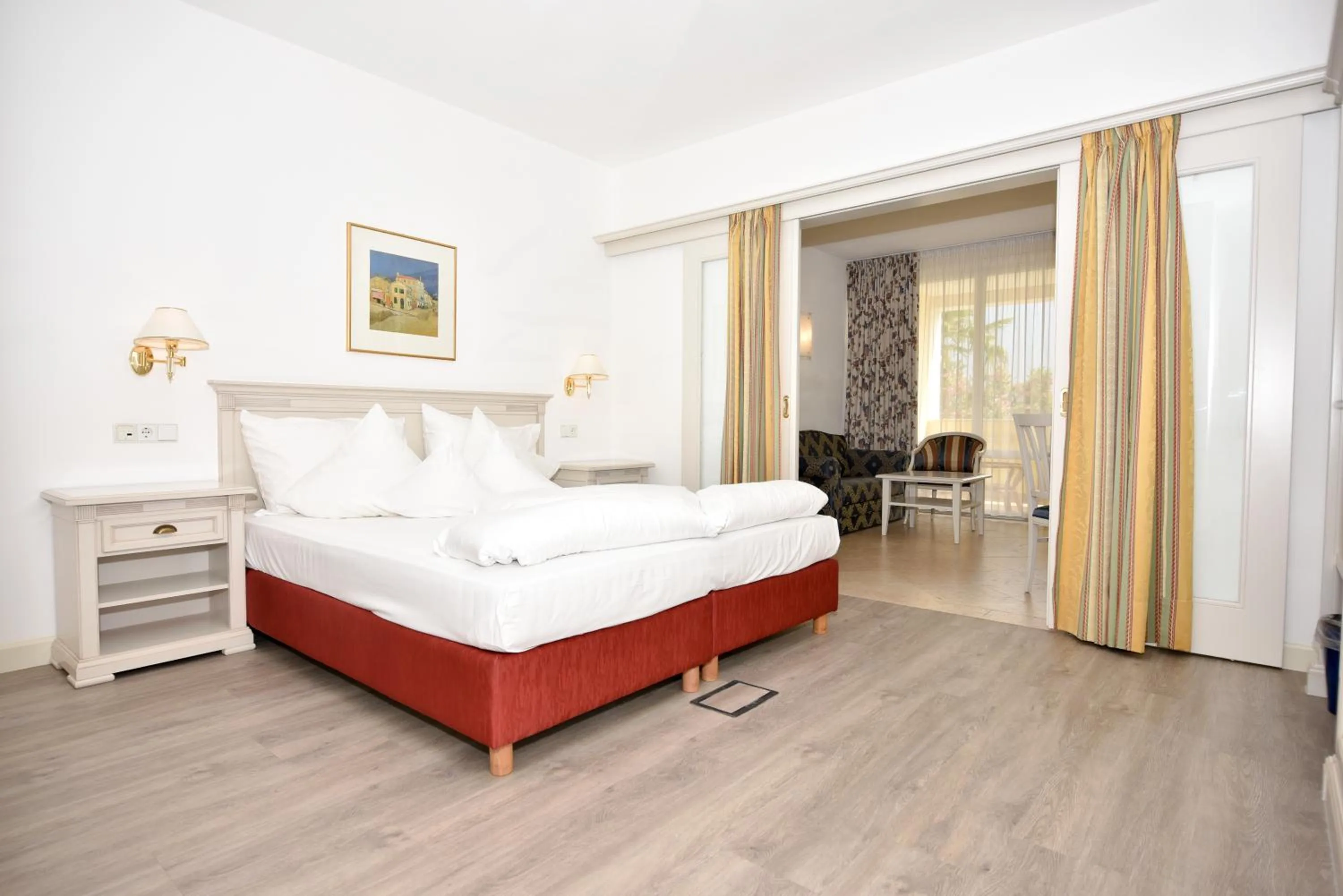 Photo of the whole room, Bed in Kröllnerhof