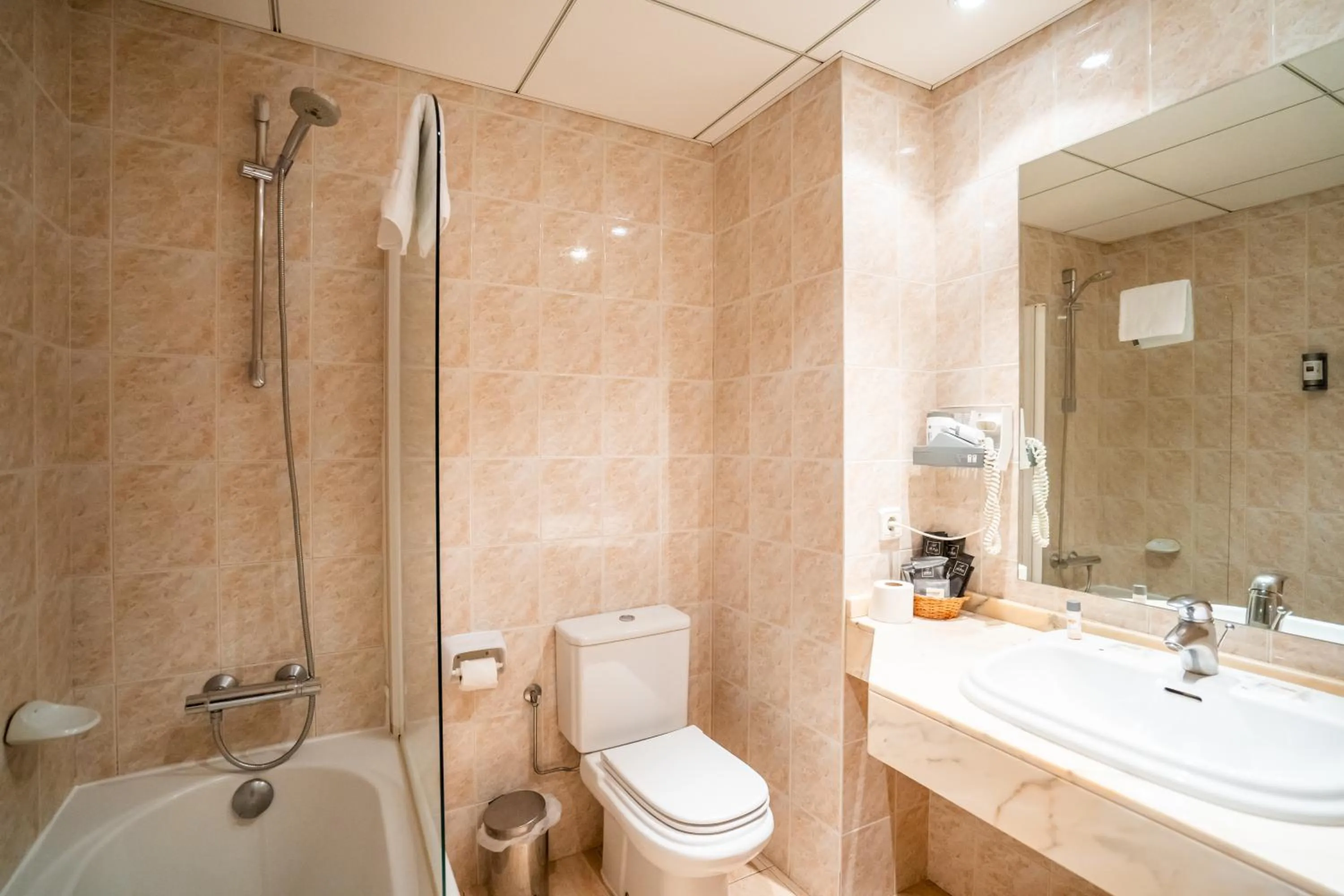 Bathroom in Abba Ordino Babot Hotel