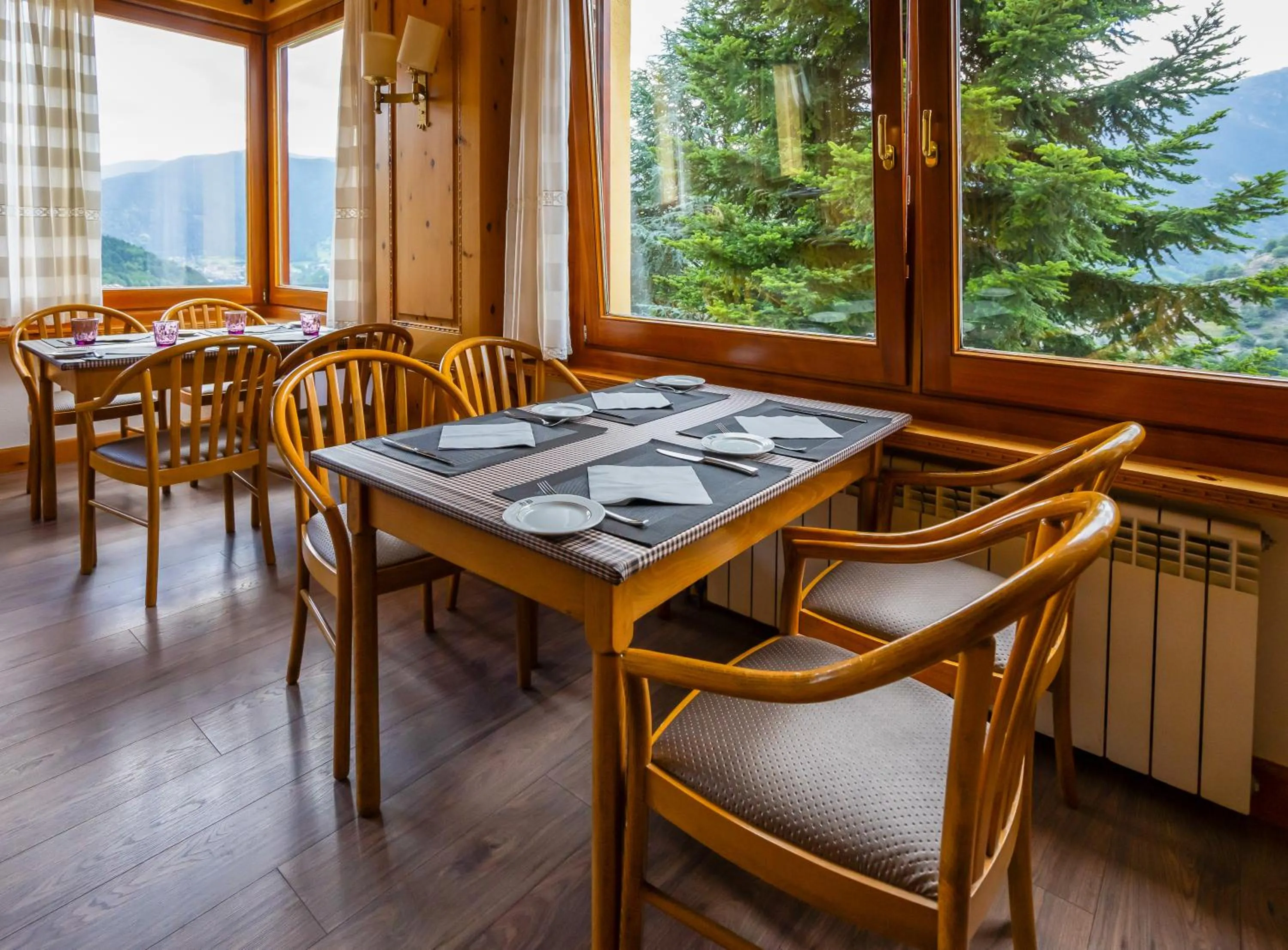 Dining area in Abba Ordino Babot Hotel