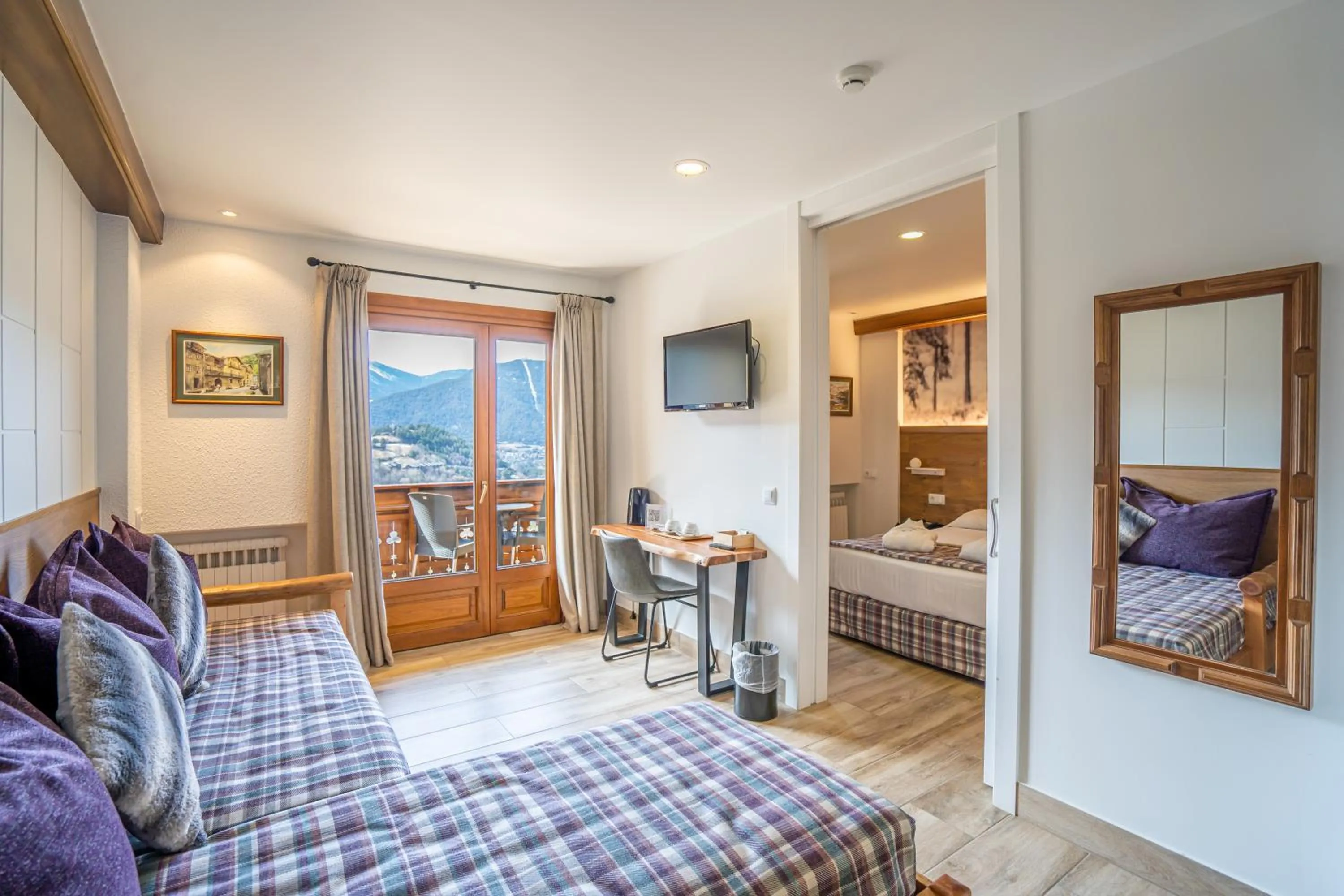 Living room, Bed in Abba Ordino Babot Hotel