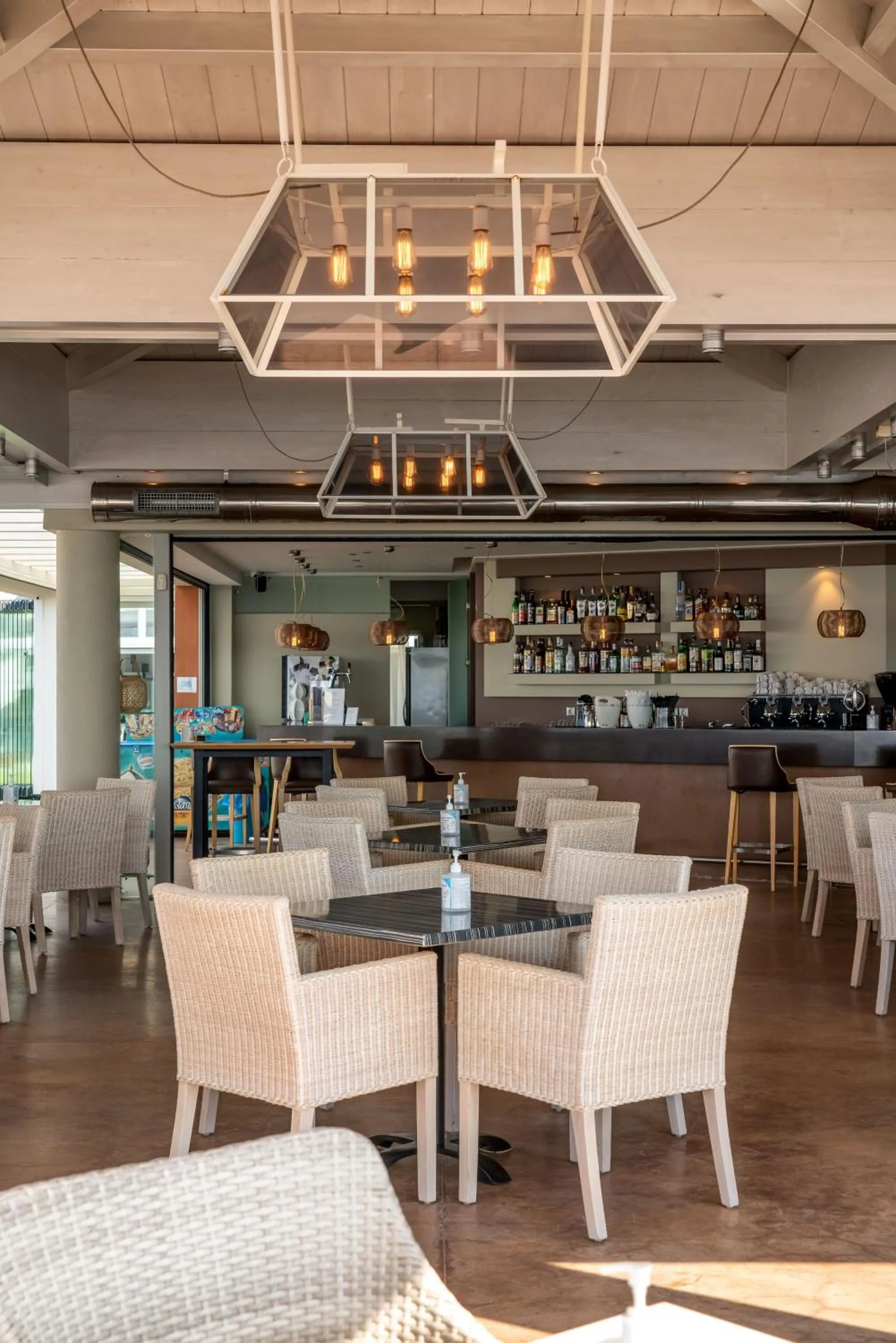 Restaurant/places to eat in Acharavi Beach Hotel