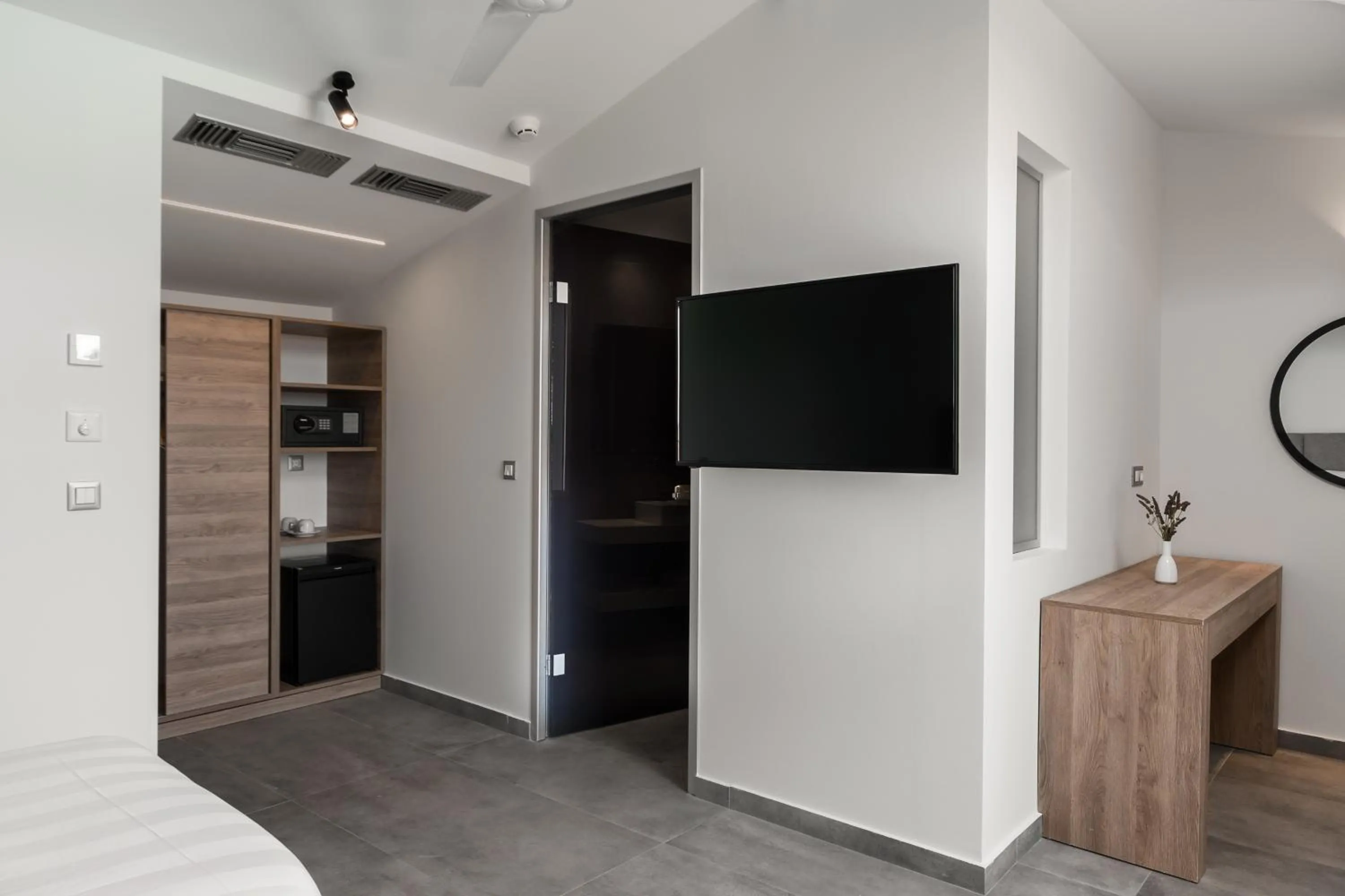 TV and multimedia, Bed in Acharavi Beach Hotel