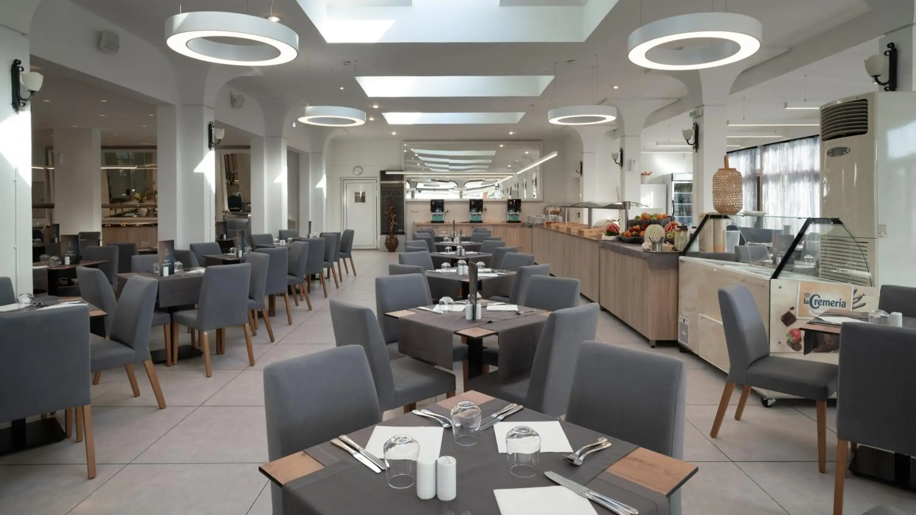 Restaurant/places to eat in Acharavi Beach Hotel Restaurant/places to eat in Acharavi Beach Hotel