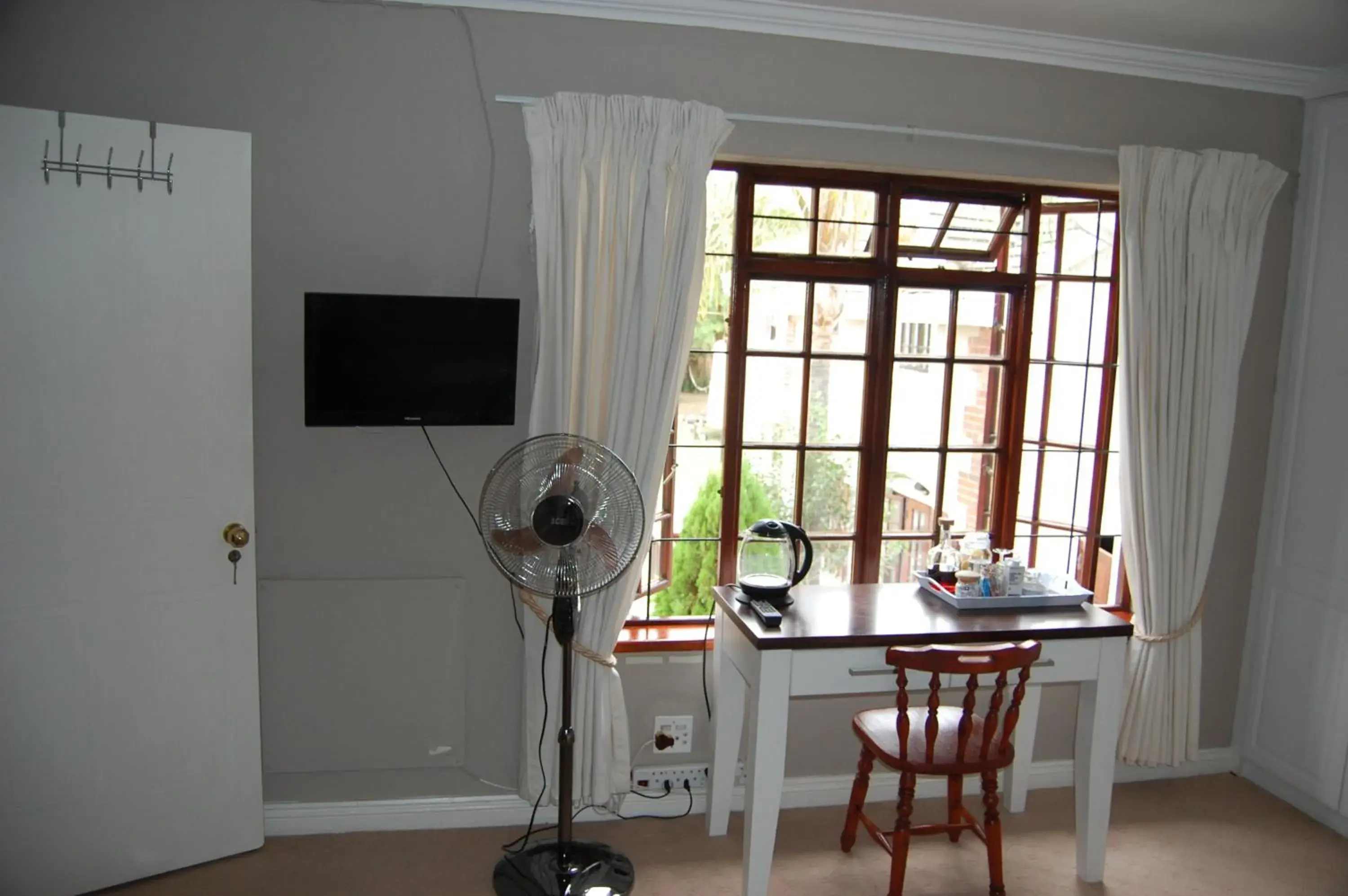 Economy Twin Room - single occupancy in Maple Manor Economy Twin Room - single occupancy in Maple Manor