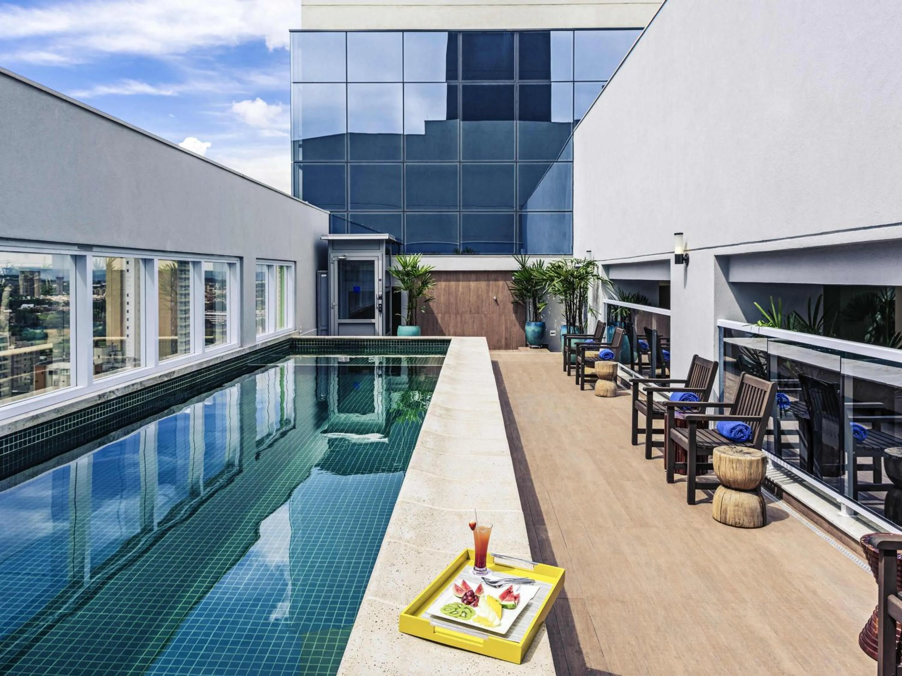 Pool view in Mercure Ribeirão Preto