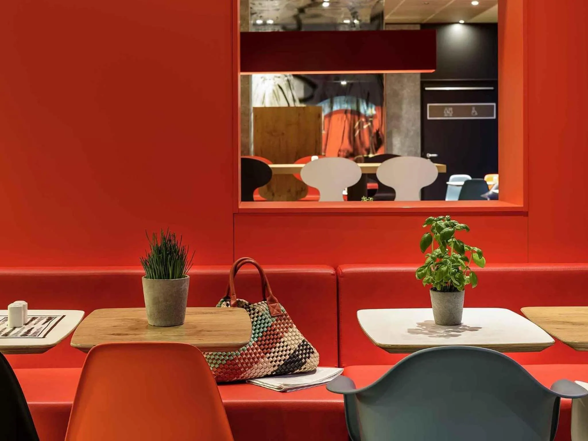 Lounge or bar in Ibis Leipzig City