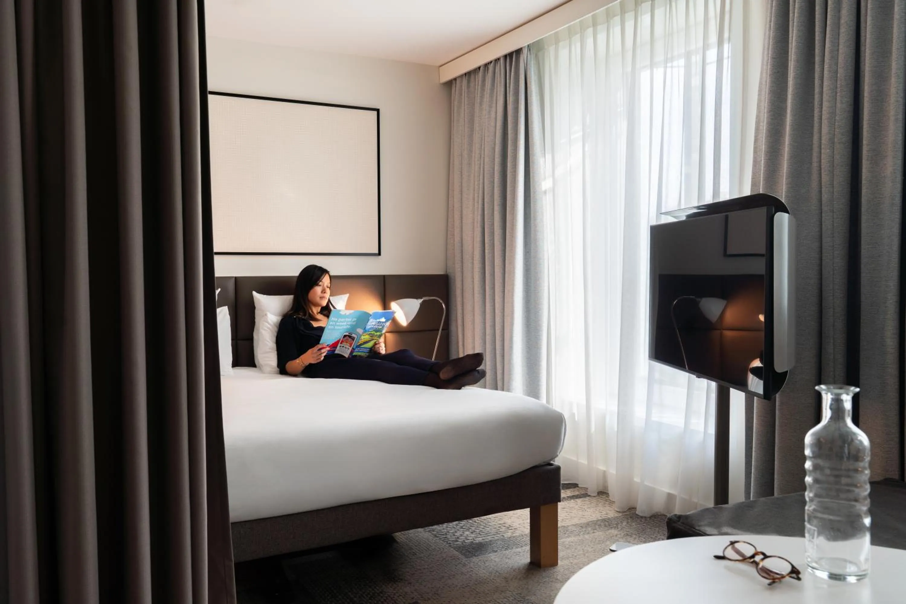 Bed in Novotel Suites Paris Expo Porte de Versailles