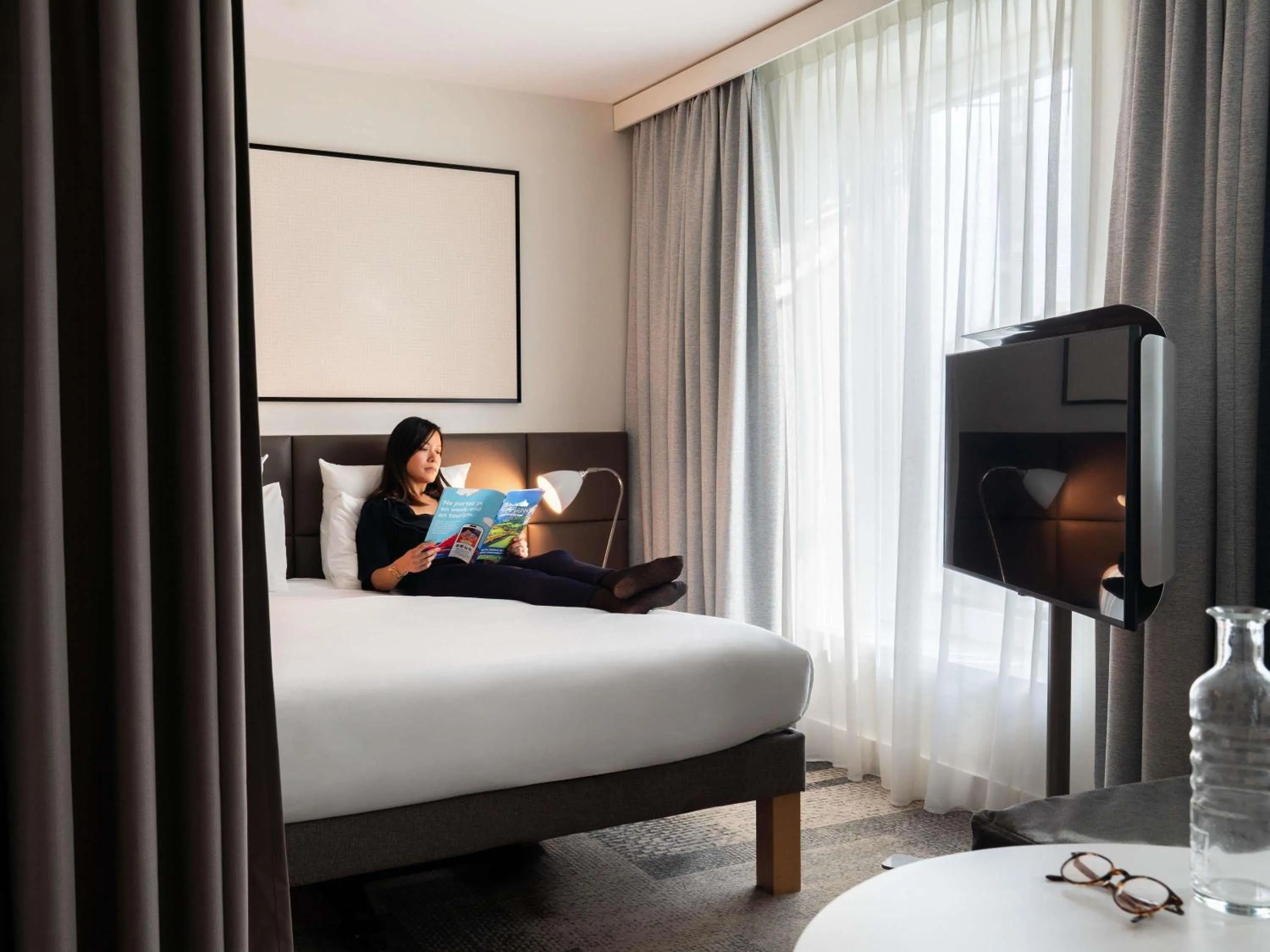 Bedroom, Bed in Novotel Suites Paris Expo Porte de Versailles