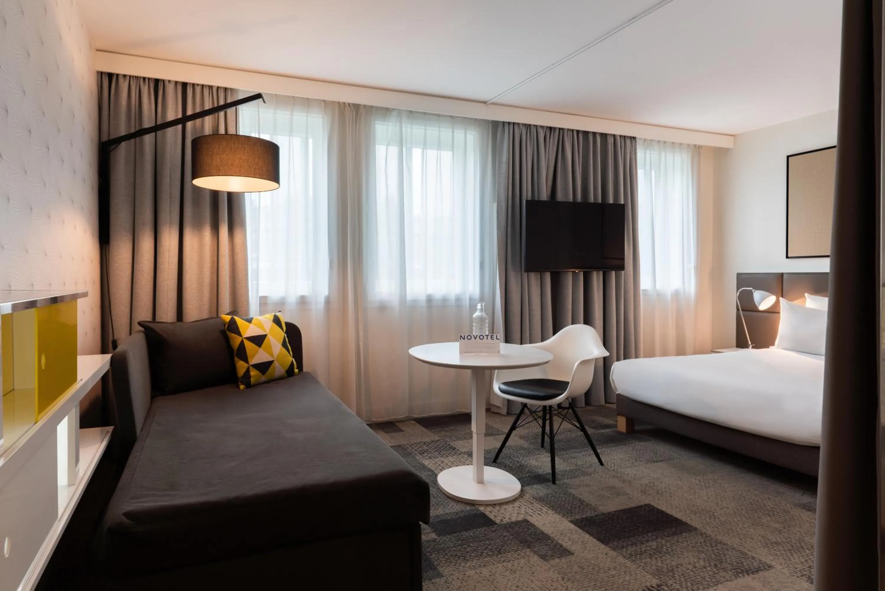 Bed in Novotel Suites Paris Expo Porte de Versailles