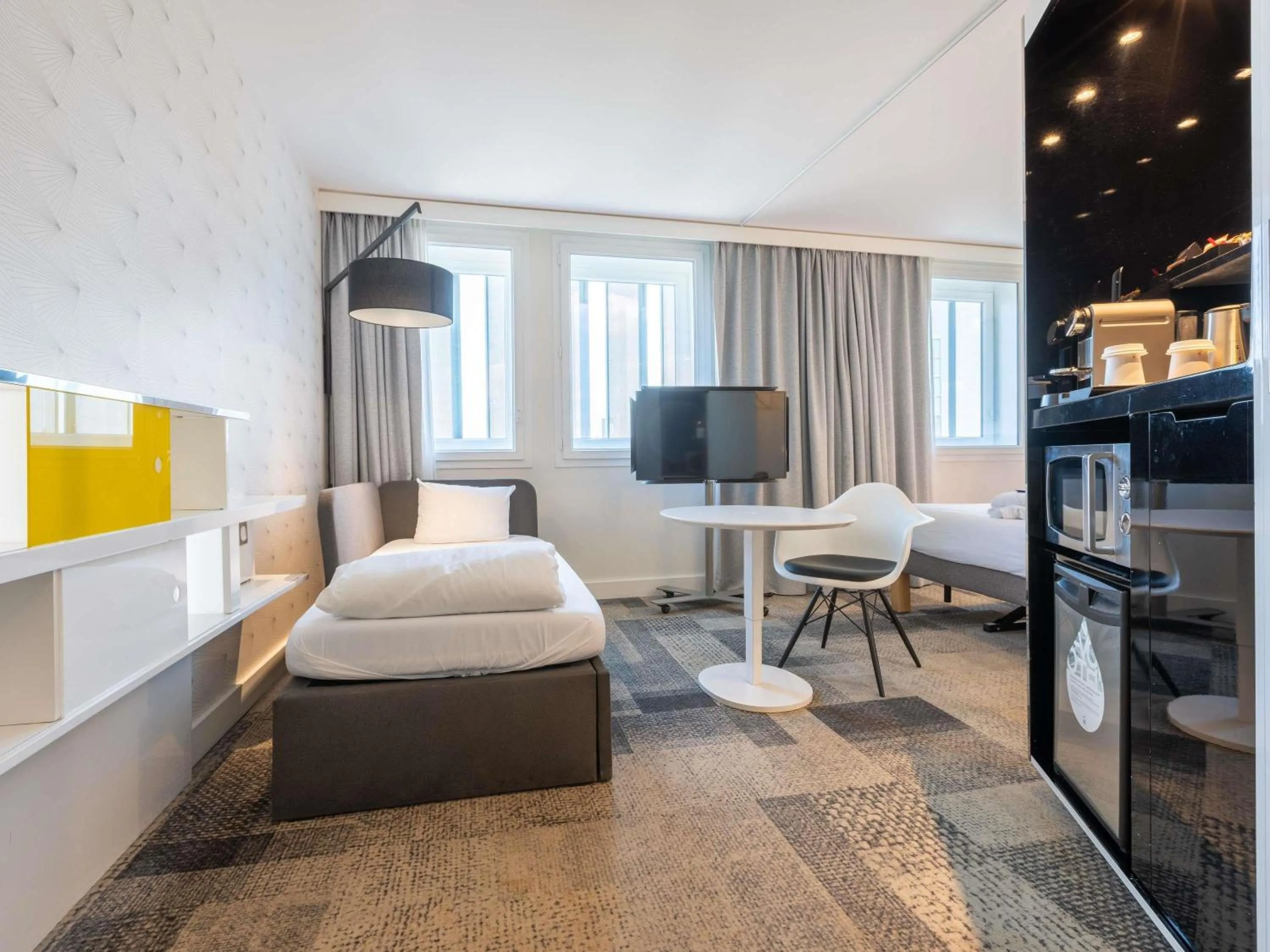 Bedroom, Bed in Novotel Suites Paris Expo Porte de Versailles