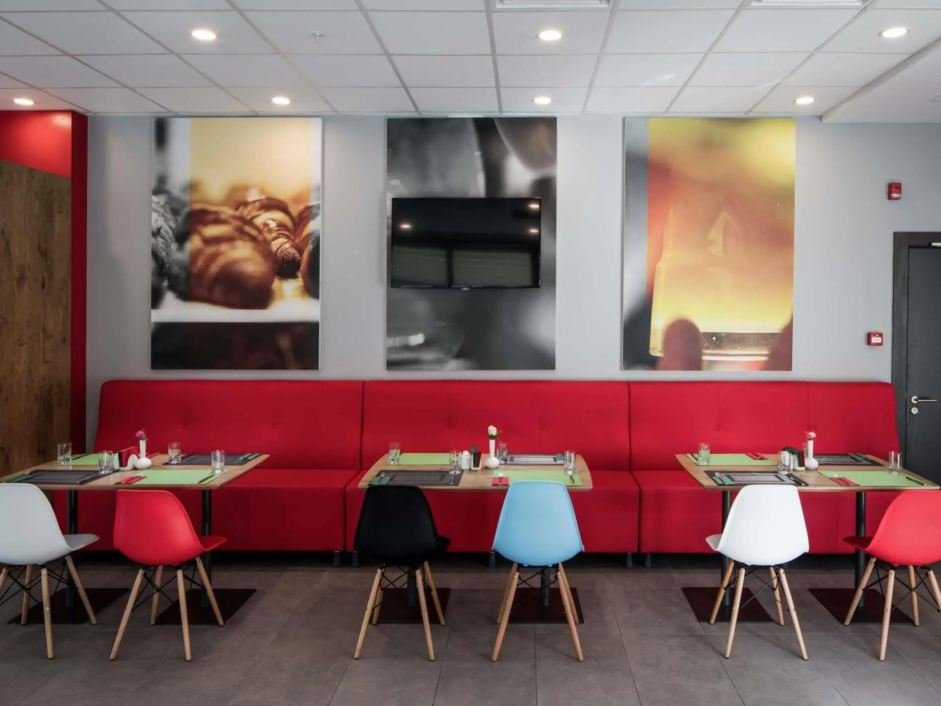 Restaurant/places to eat in Ibis Istanbul West Restaurant/places to eat in Ibis Istanbul West