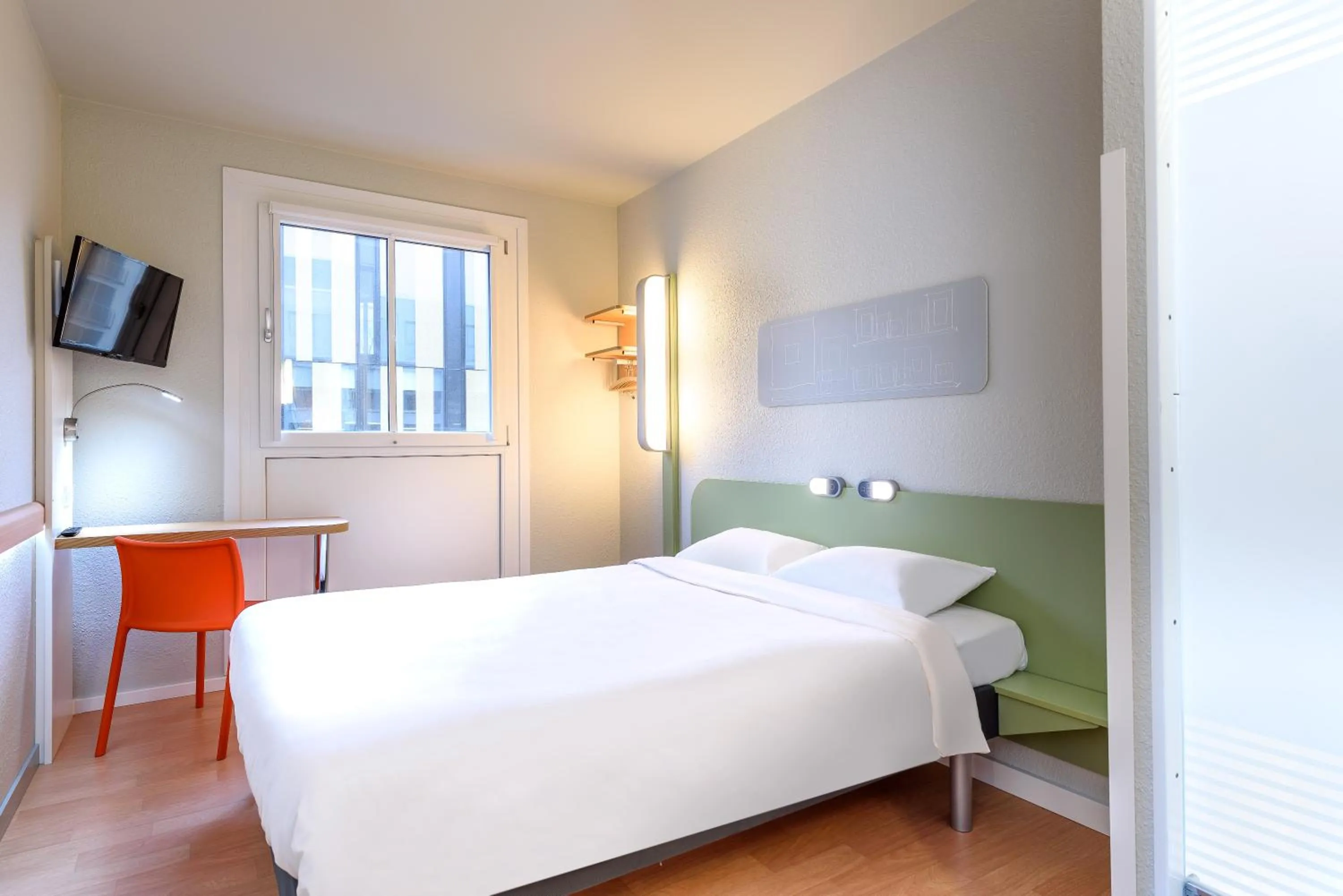 Photo of the whole room in Ibis Budget Leipzig City