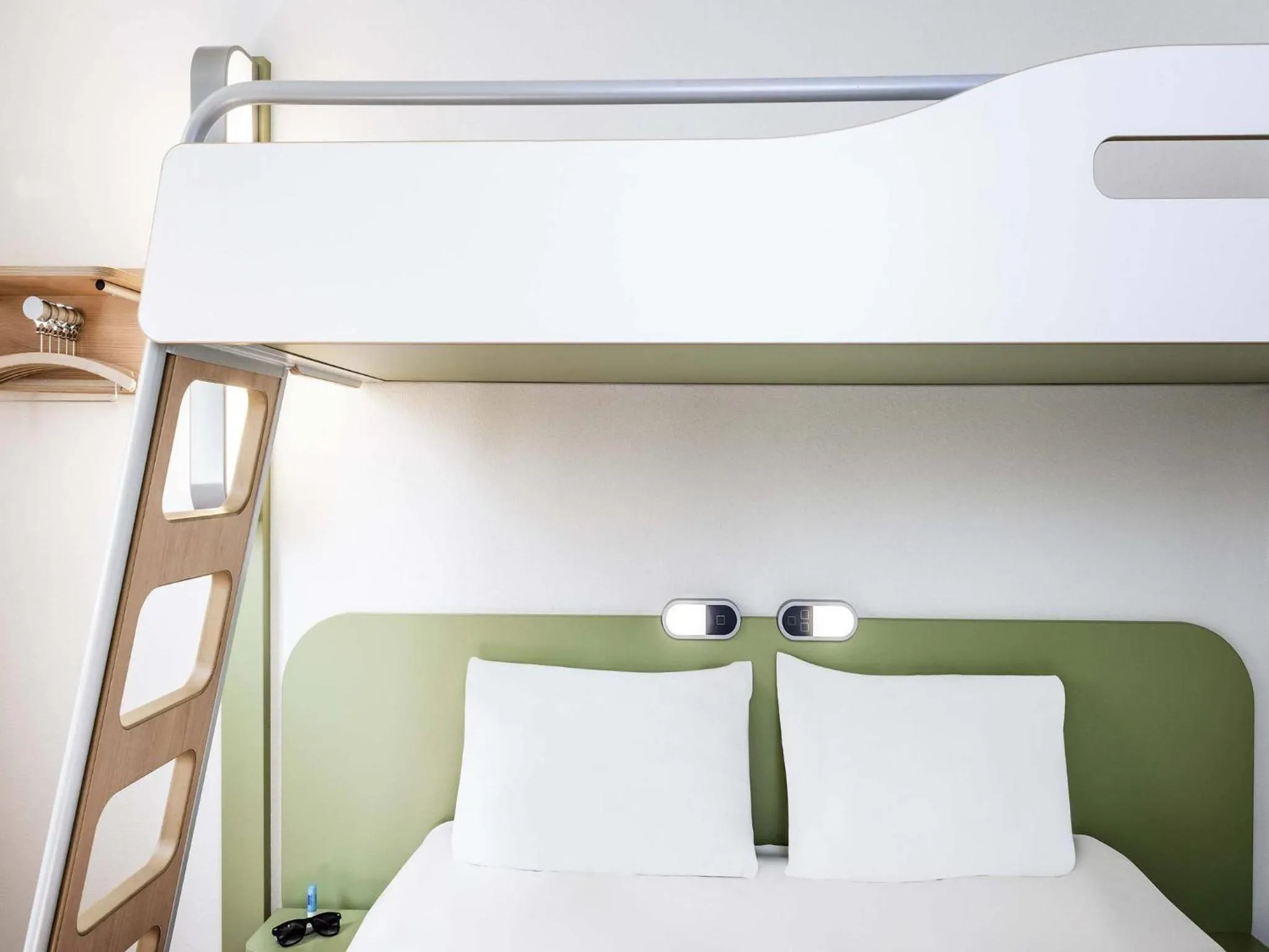 Bedroom, Bed in Ibis Budget Sisteron