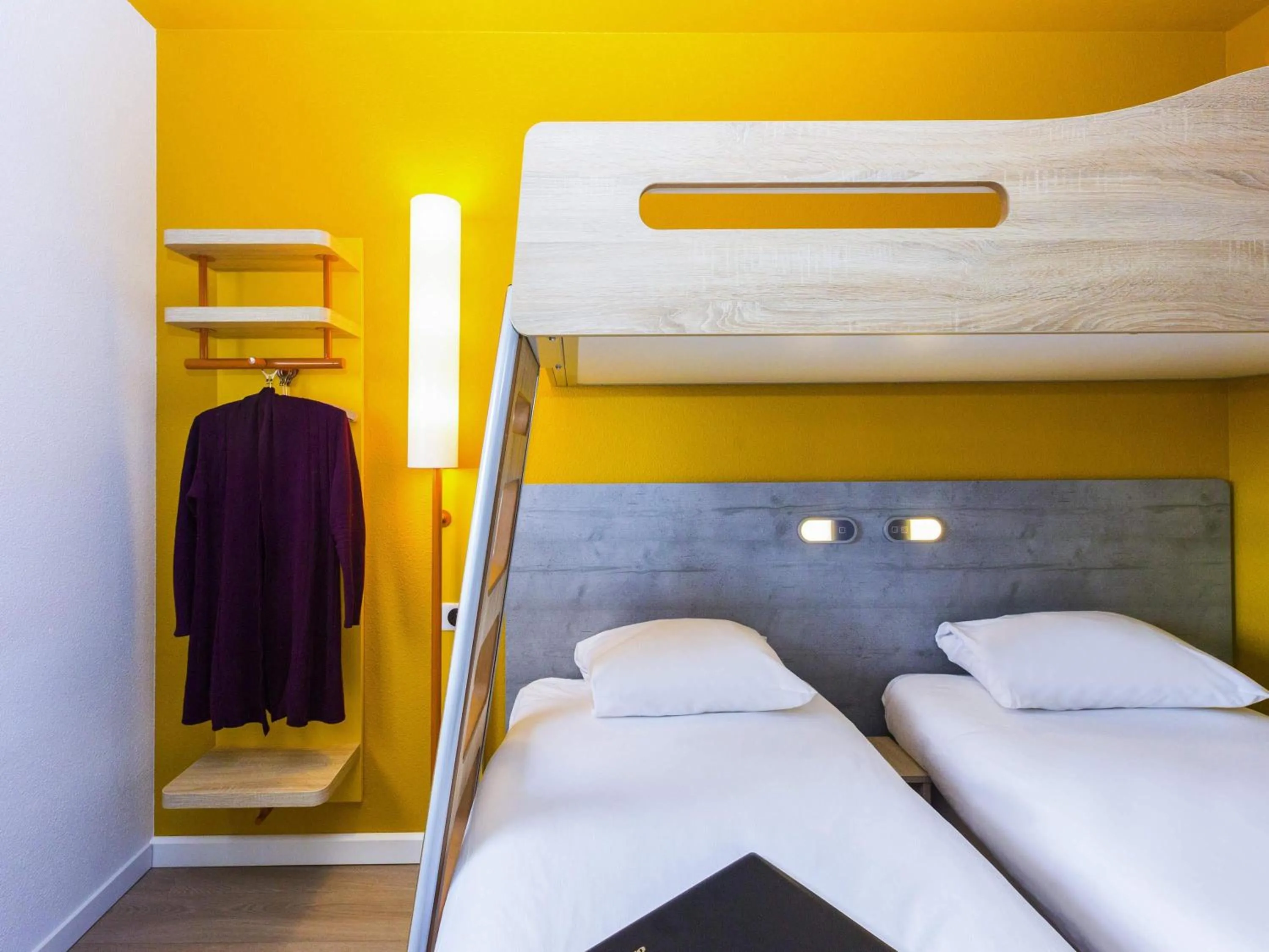 Bedroom, Bed in ibis budget Rochefort