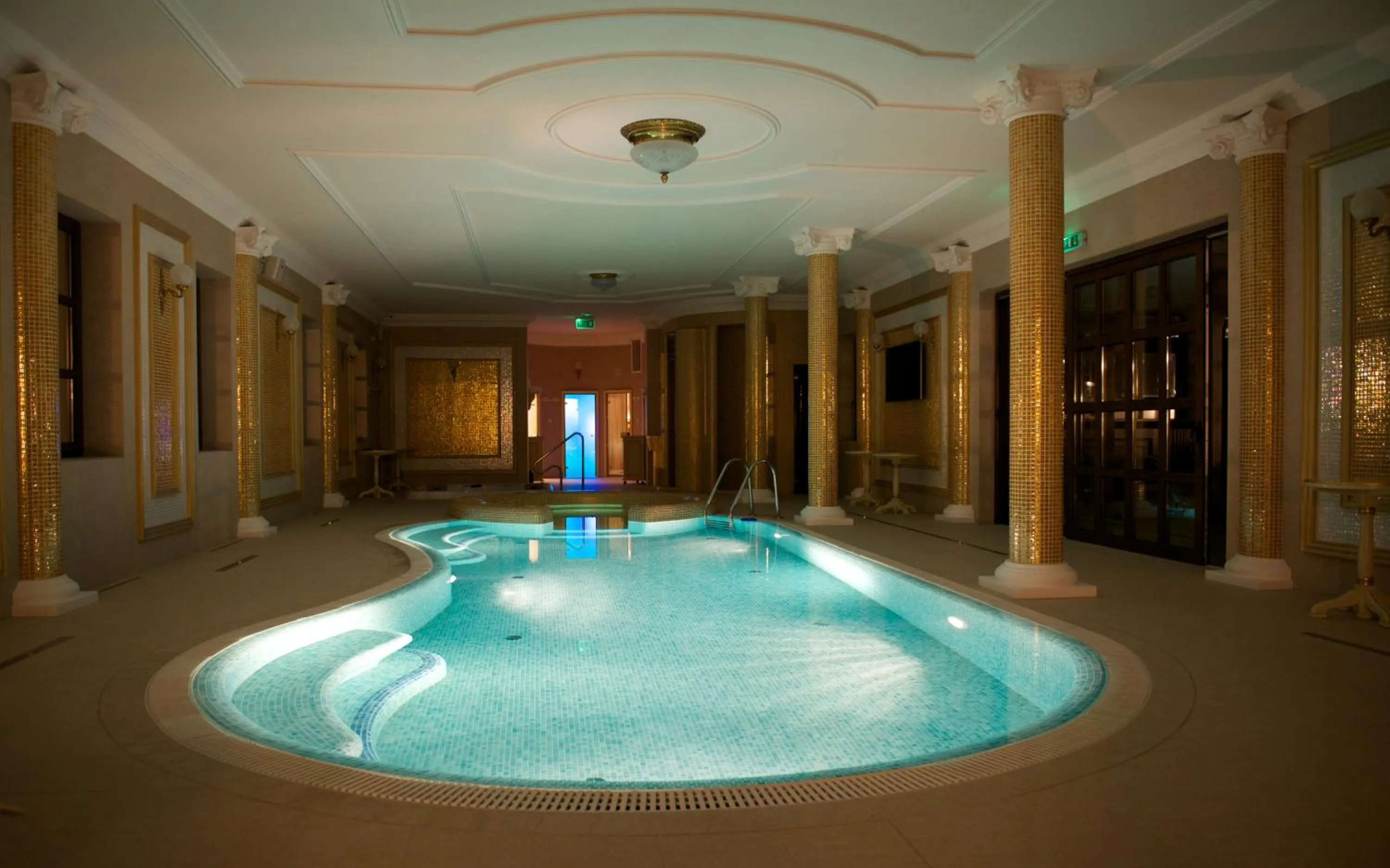 Hot Tub in Forgách Kastély