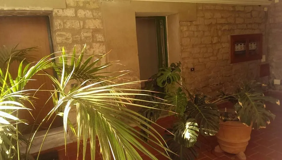 Facade/entrance in B&B Ap