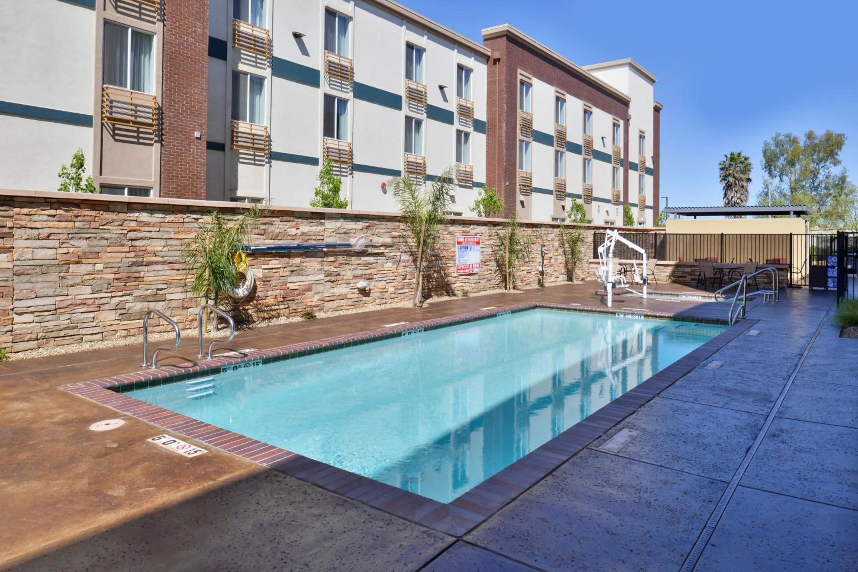 Pool view in Fairfield Inn & Suites by Marriott Sacramento Airport Woodland