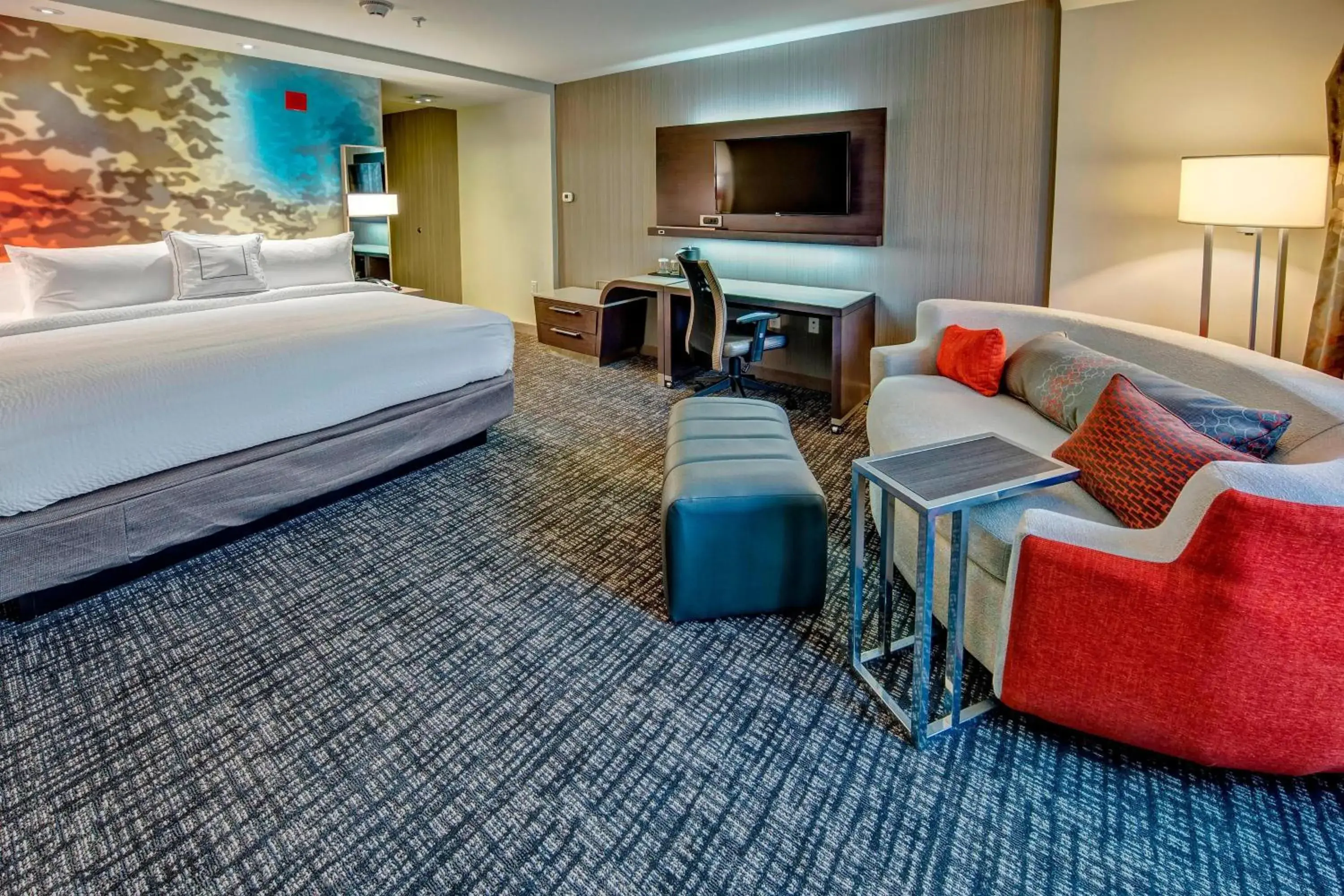 King Room with Sofa Bed - Hearing Accessible in Courtyard by Marriott Oxford King Room with Sofa Bed - Hearing Accessible in Courtyard by Marriott Oxford