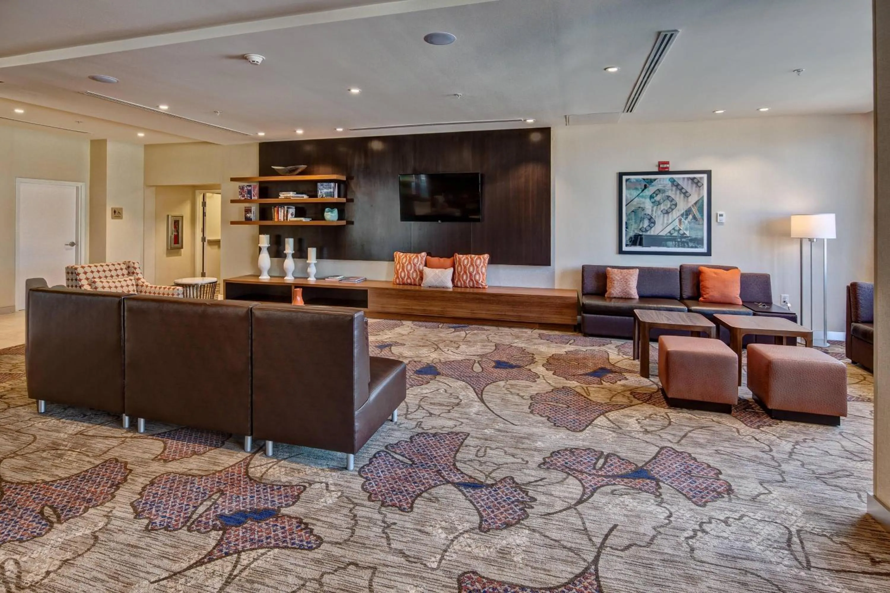 Lobby or reception in Courtyard by Marriott Oxford