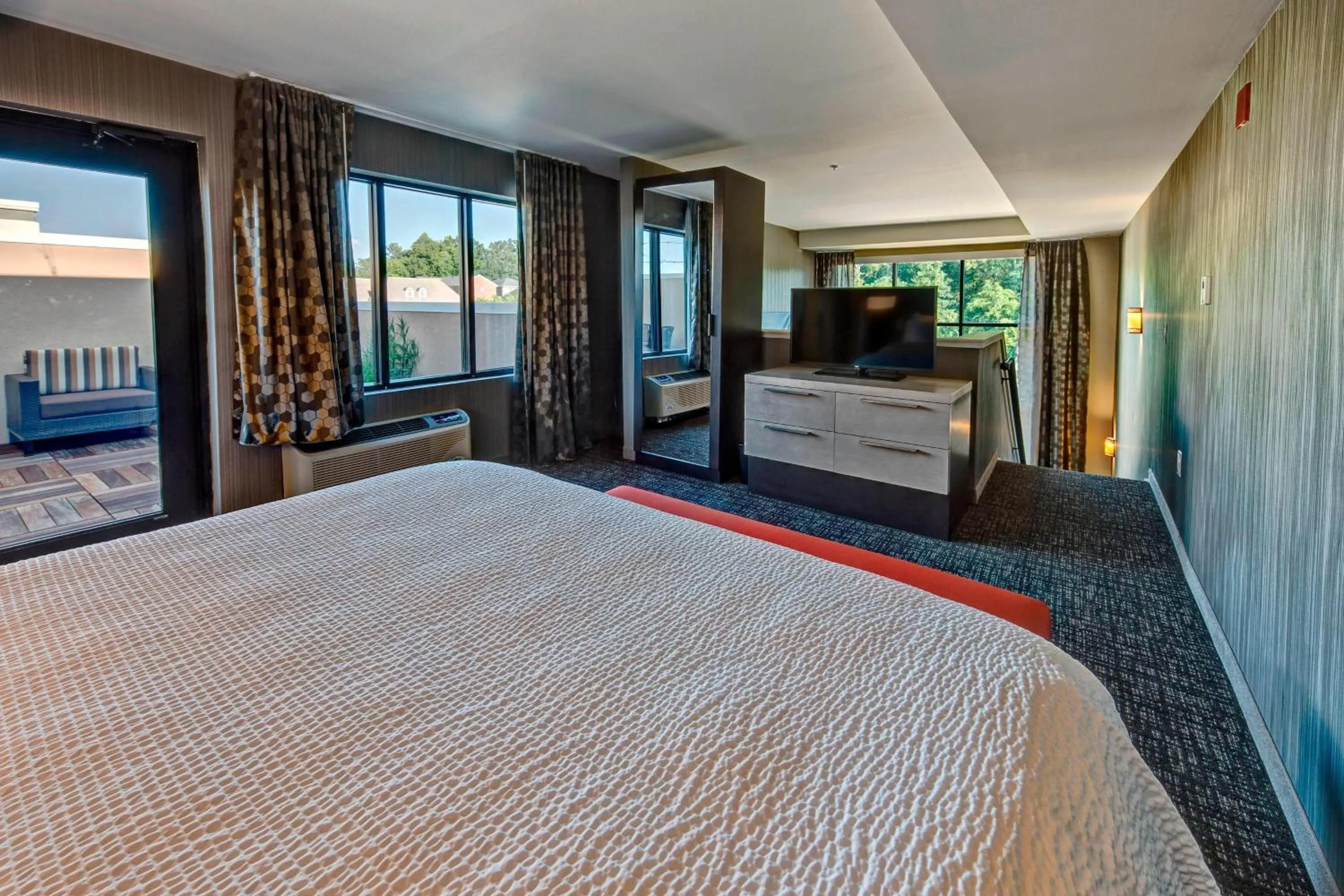 Photo of the whole room, Bed in Courtyard by Marriott Oxford