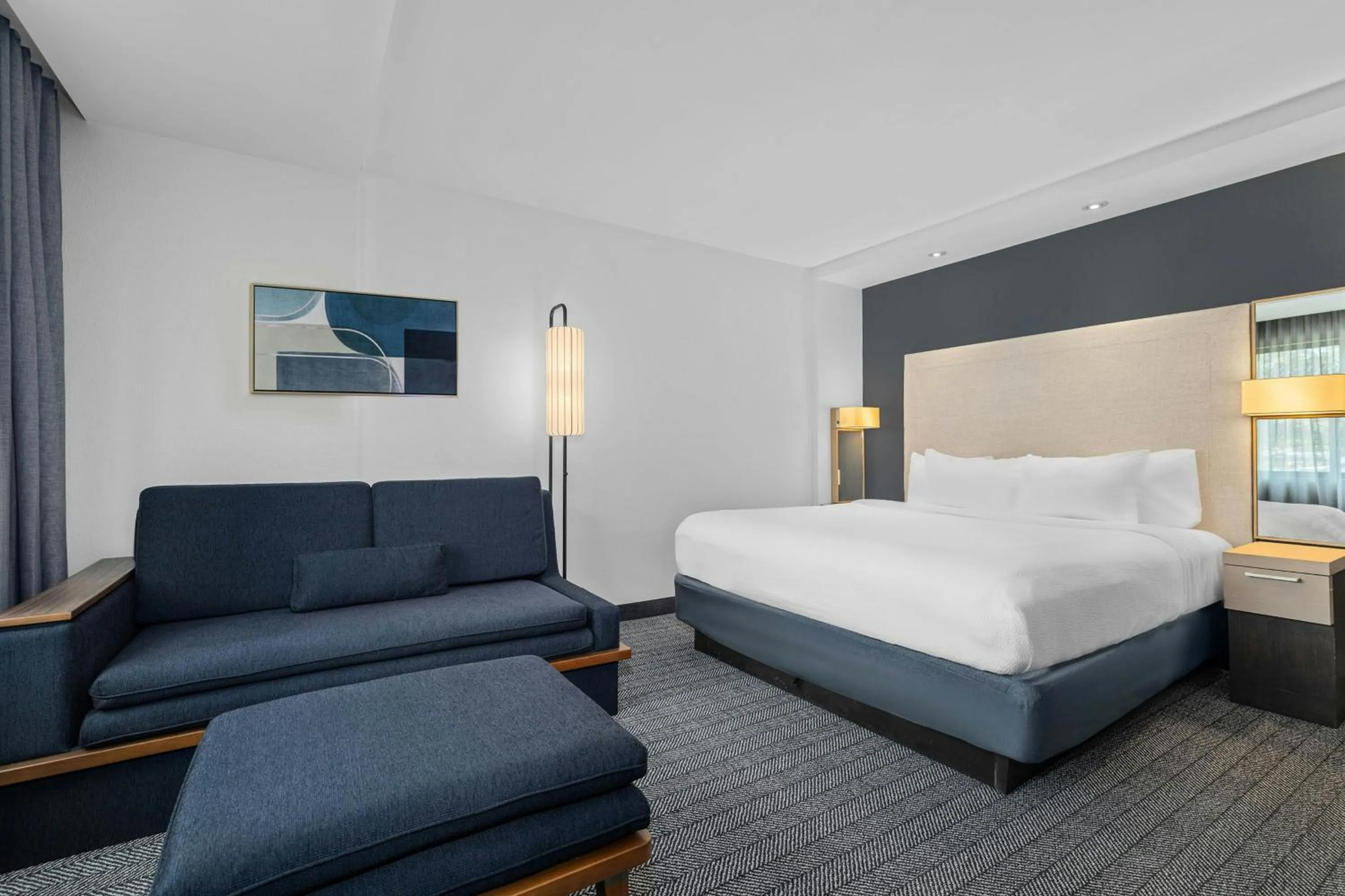 Photo of the whole room, Bed in Courtyard by Marriott Oxford