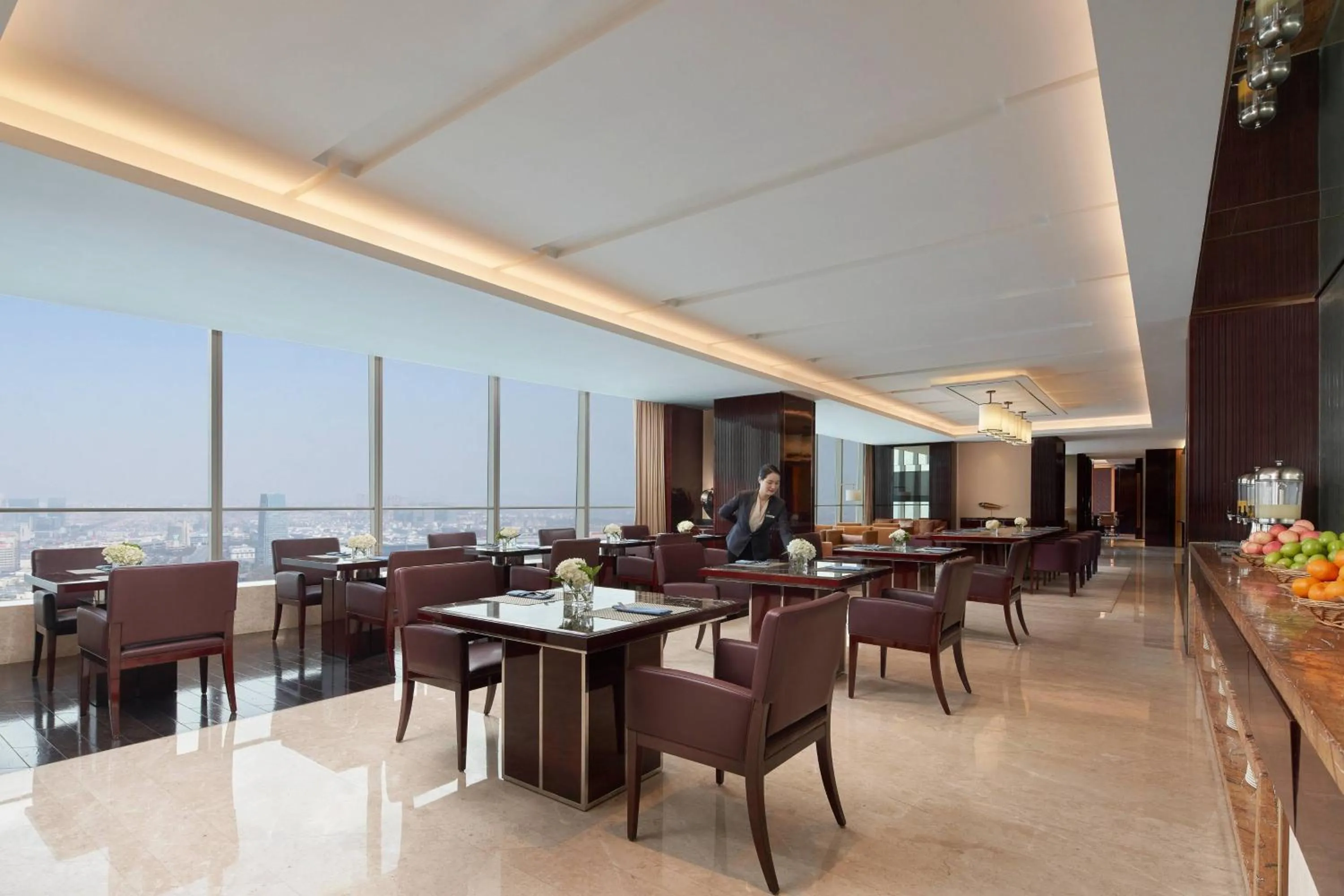 Lounge or bar in Yiwu Marriott Hotel