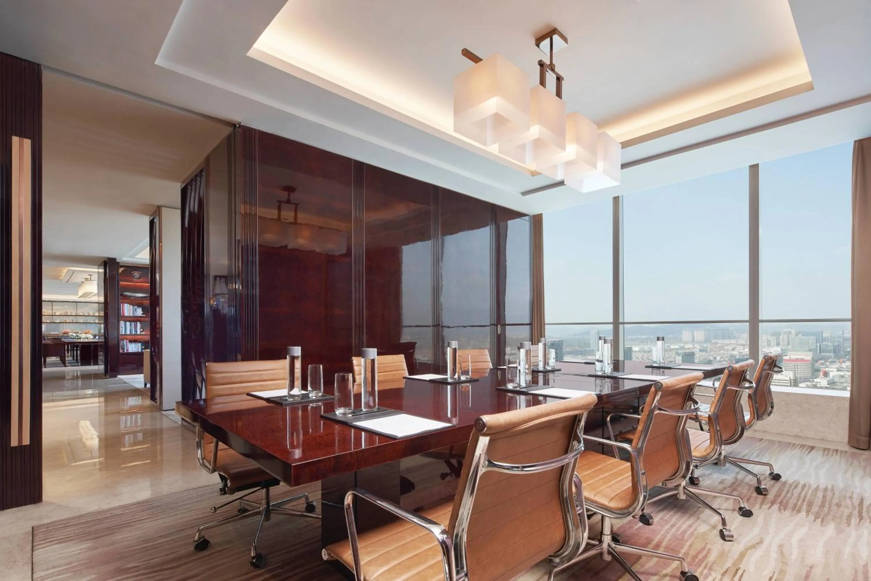 Lounge or bar in Yiwu Marriott Hotel