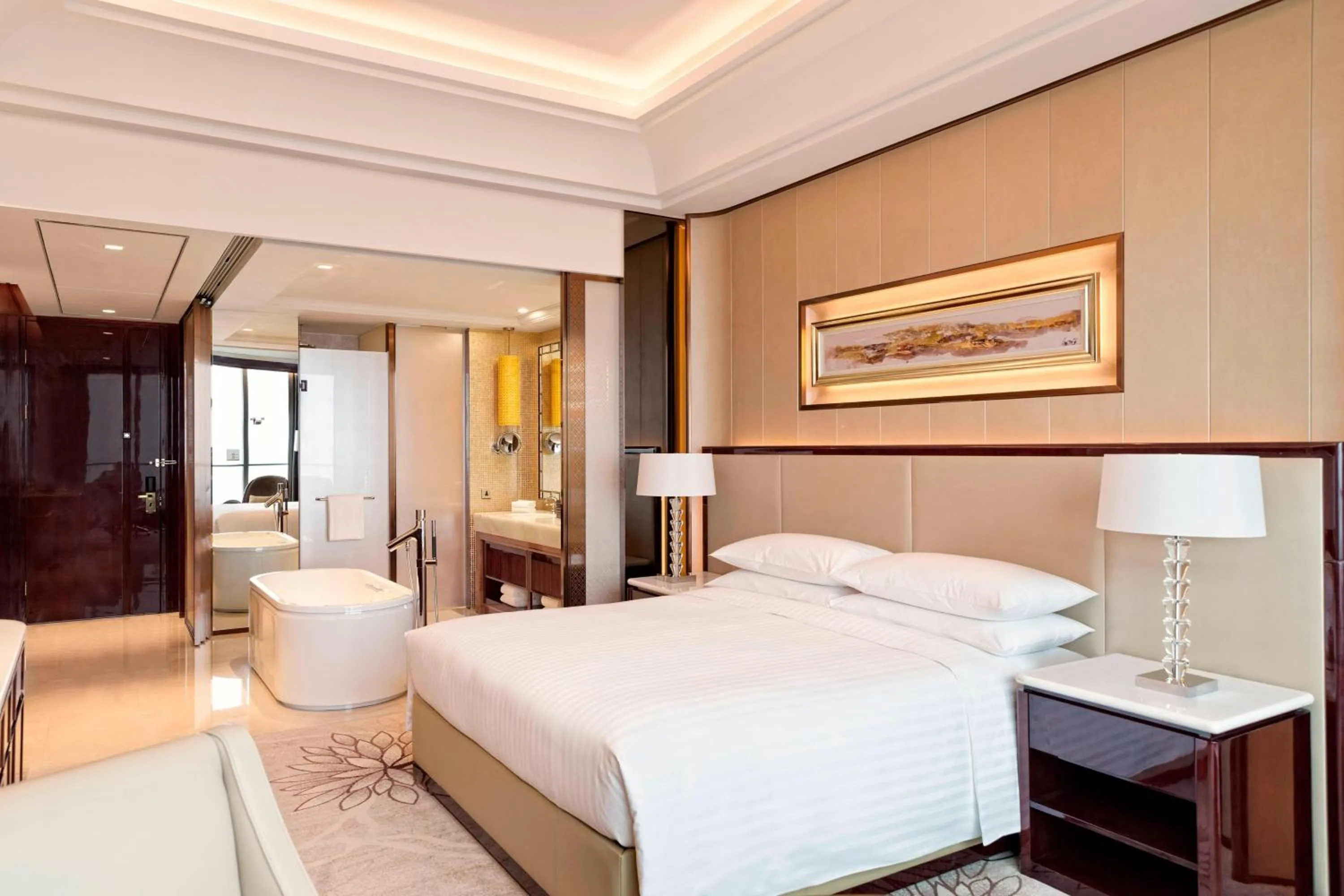 Photo of the whole room, Bed in Yiwu Marriott Hotel