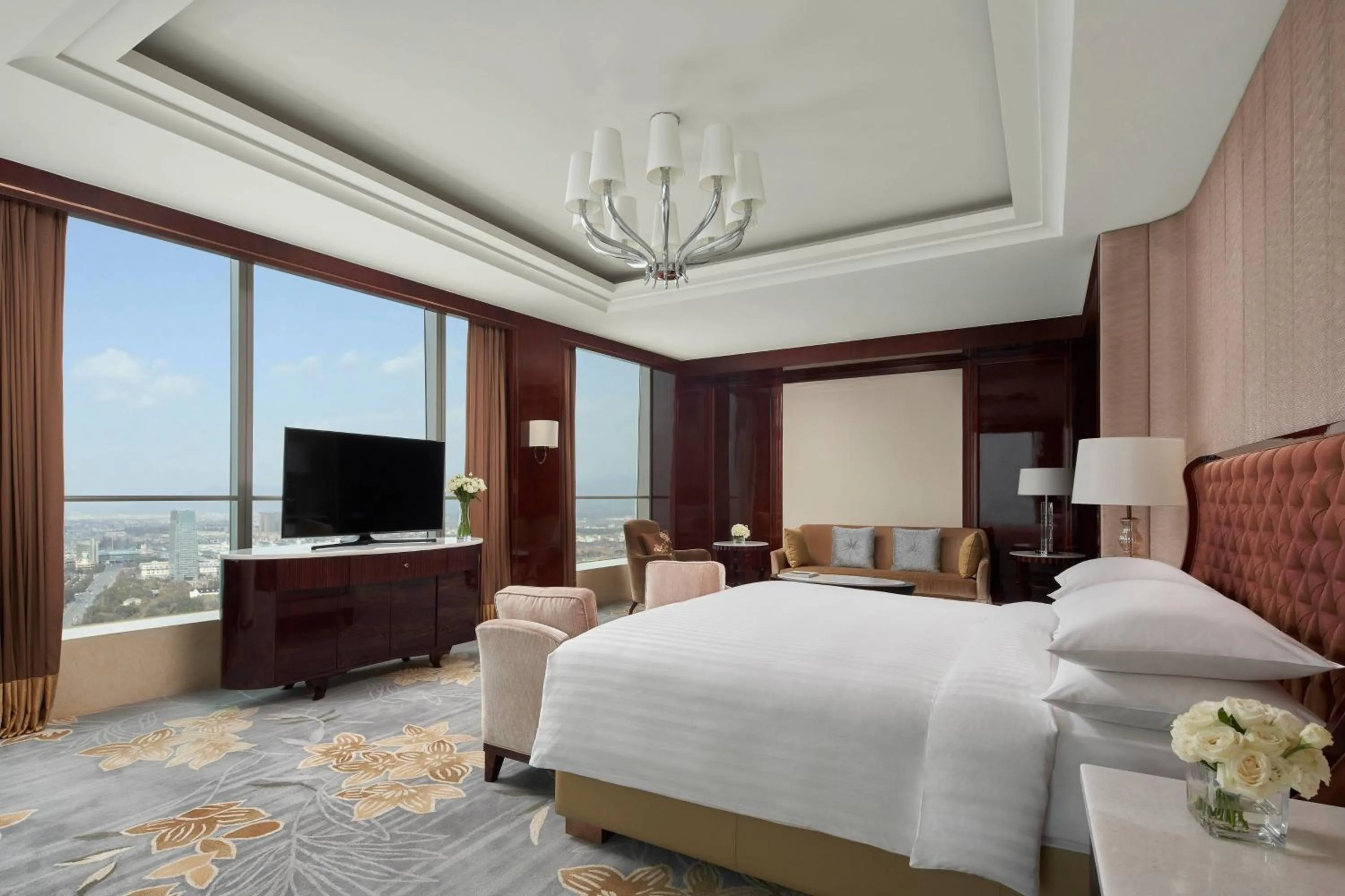 Photo of the whole room, Bed in Yiwu Marriott Hotel