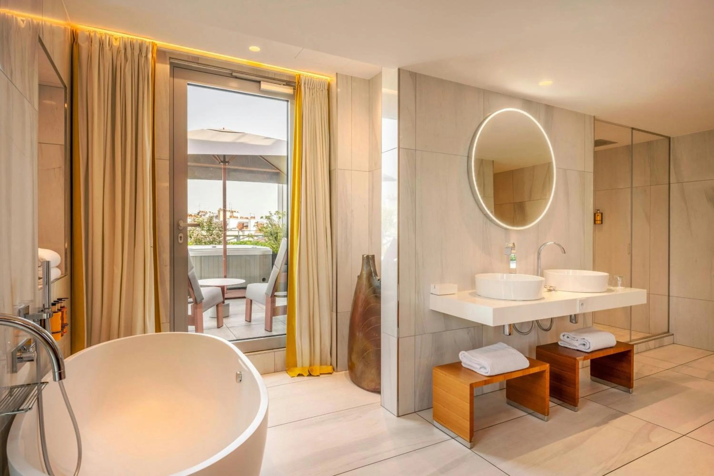 Bathroom in Renaissance Paris Republique Hotel & Spa