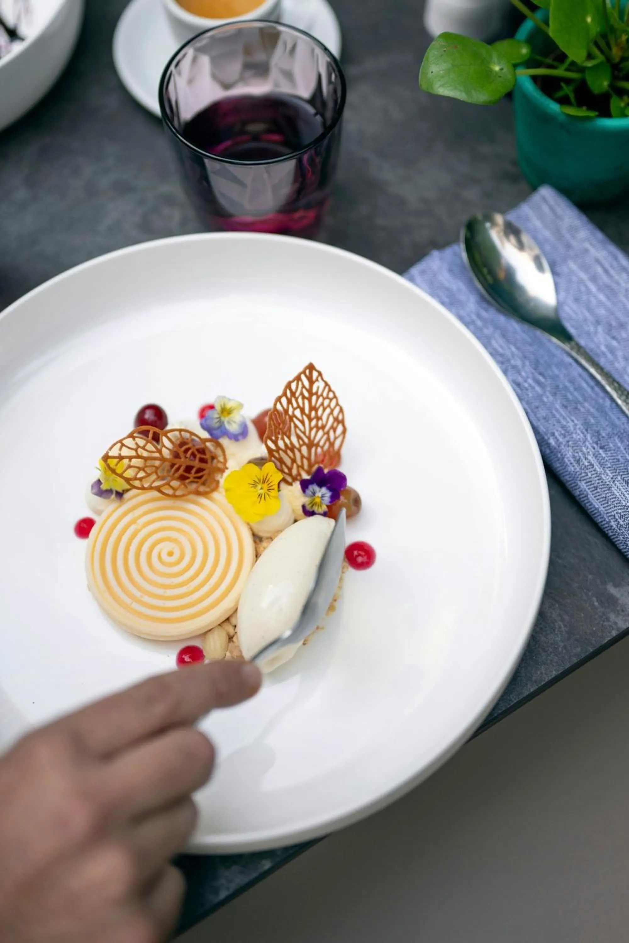 Restaurant/places to eat in Renaissance Paris Republique Hotel & Spa