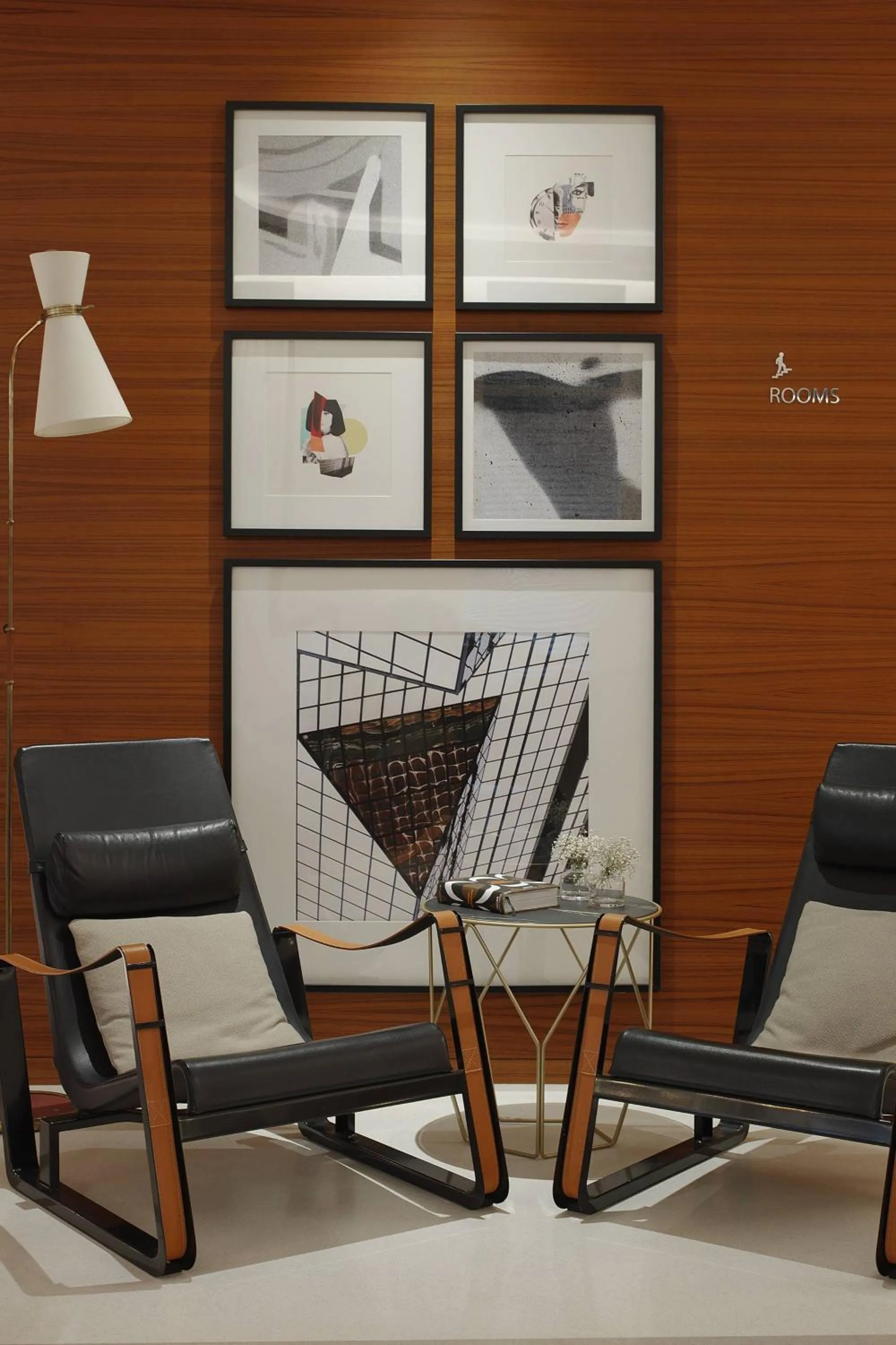 Lounge or bar in Renaissance Paris Republique Hotel & Spa