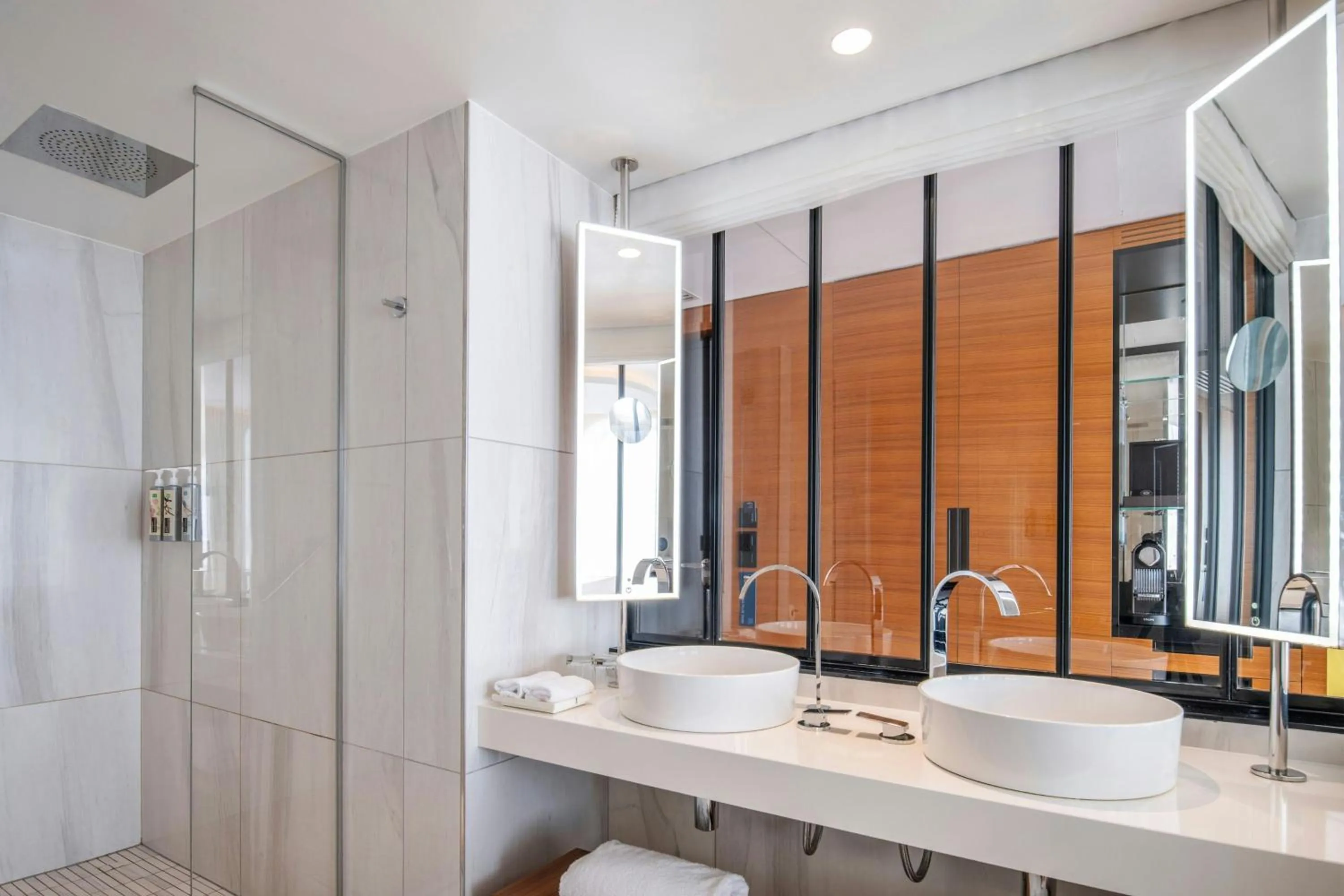 Bathroom in Renaissance Paris Republique Hotel & Spa