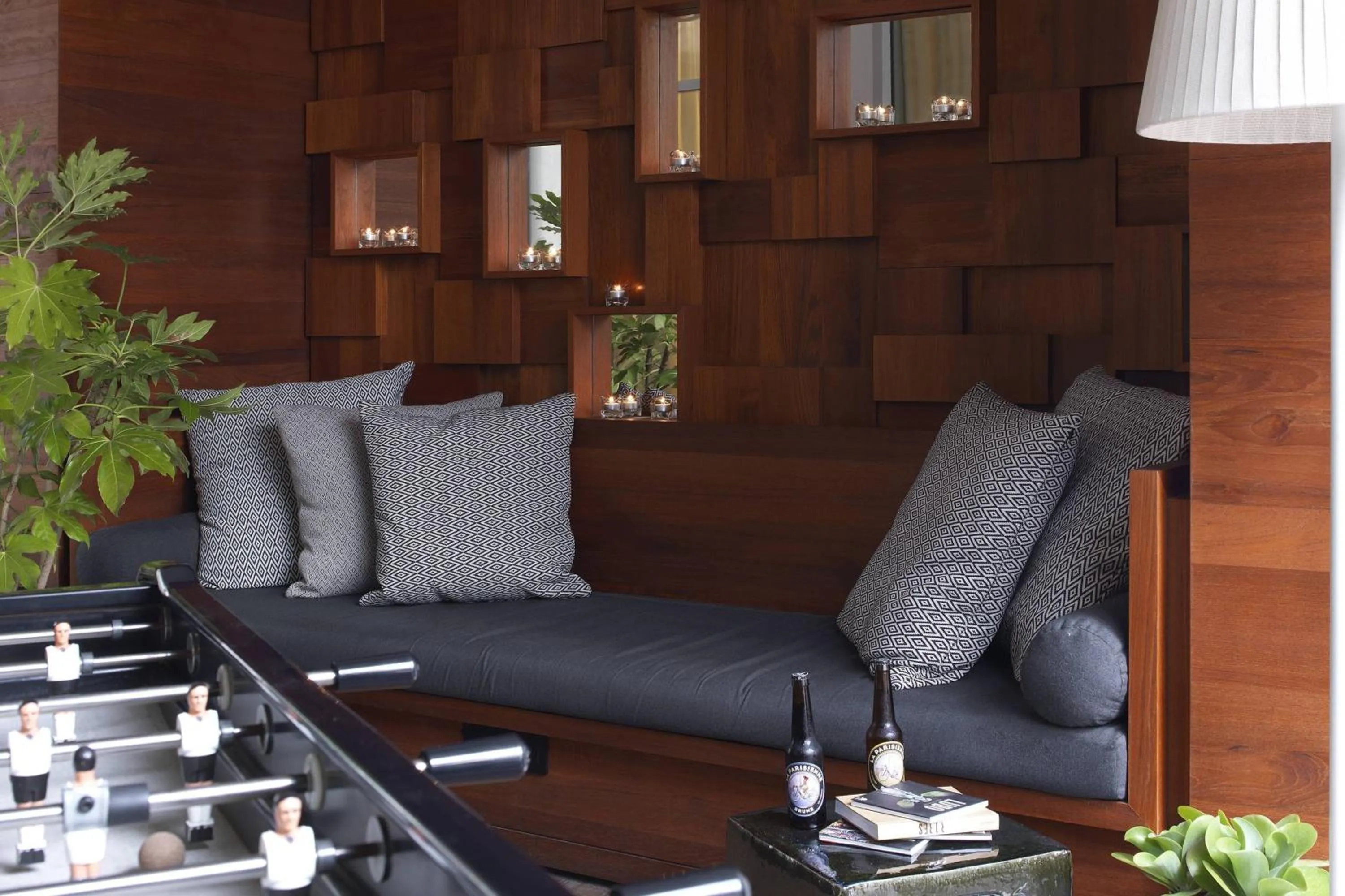 Lounge or bar in Renaissance Paris Republique Hotel & Spa