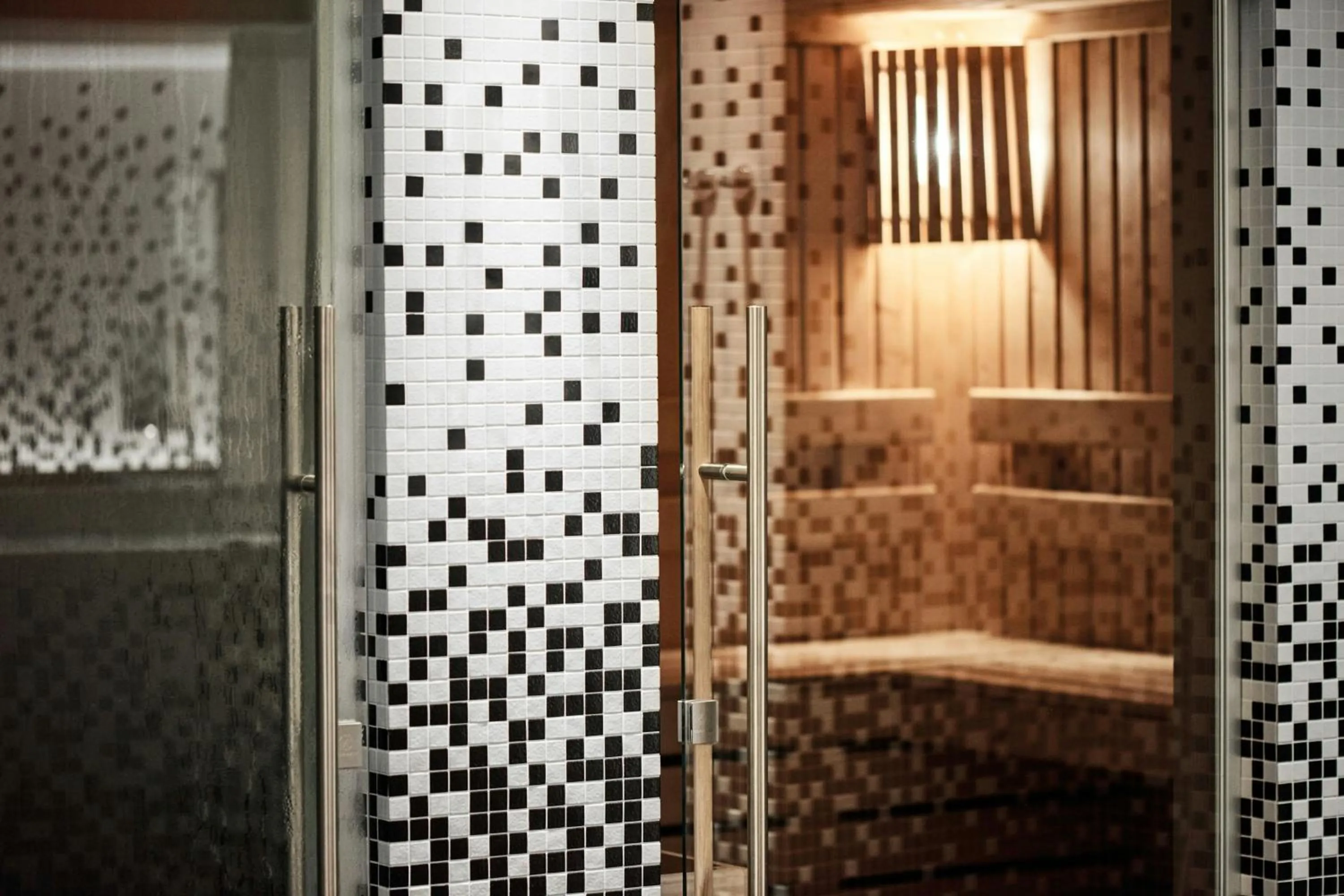 Spa and wellness centre/facilities in Renaissance Paris Republique Hotel & Spa